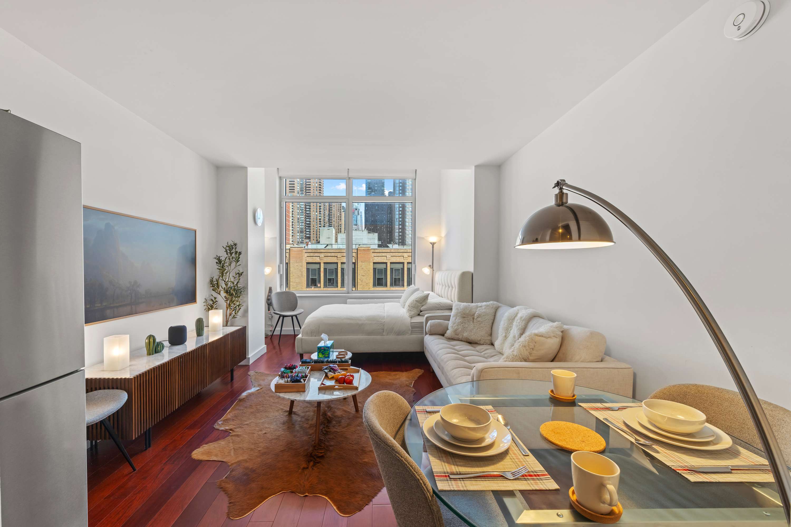 Silverline | Midtown | Studio with City Views and Shared Amenities photo 4