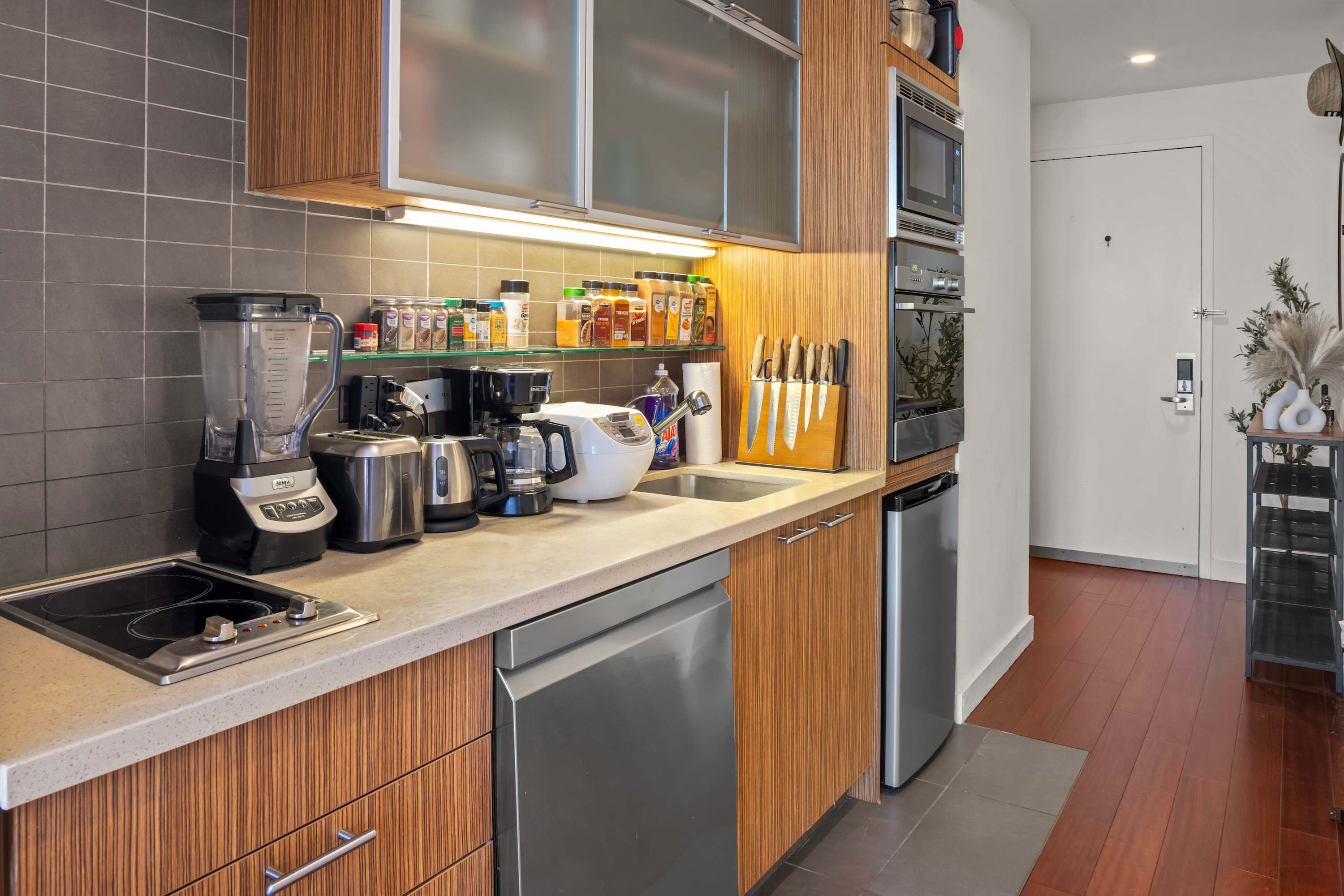 Silverline | Midtown | Studio with City Views and Shared Amenities photo 10