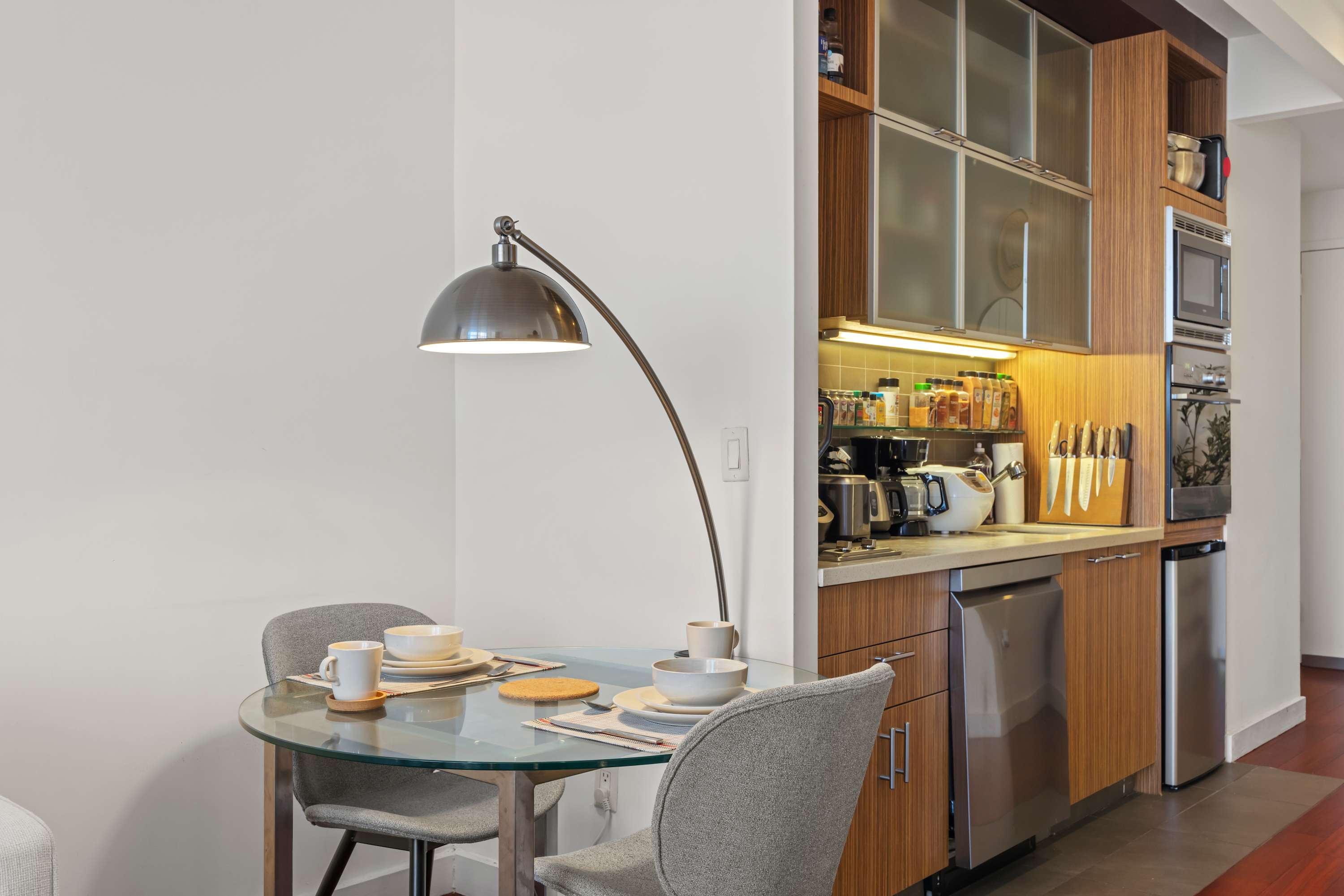 Silverline | Midtown | Studio with City Views and Shared Amenities photo 9