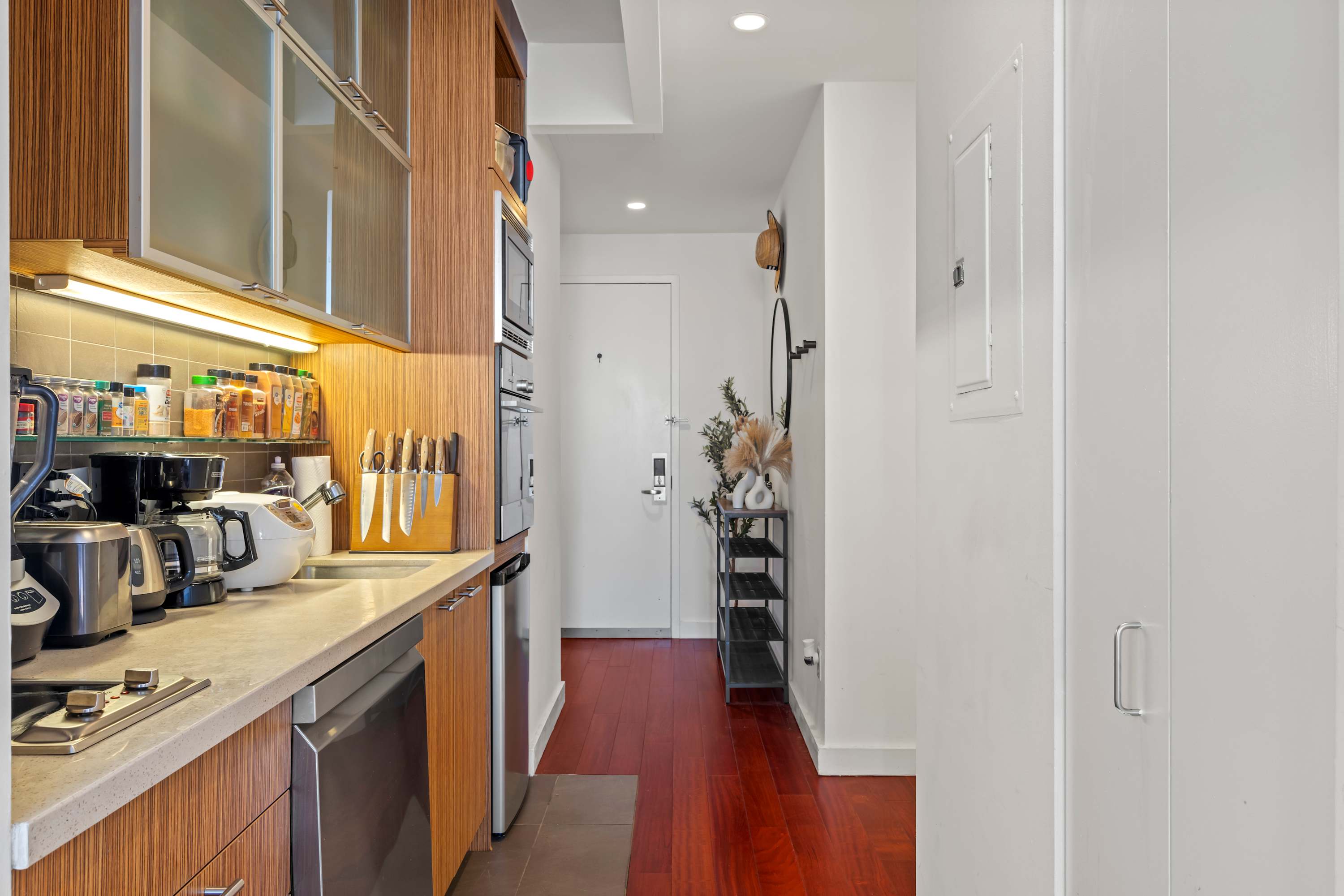 Silverline | Midtown | Studio with City Views and Shared Amenities photo 13