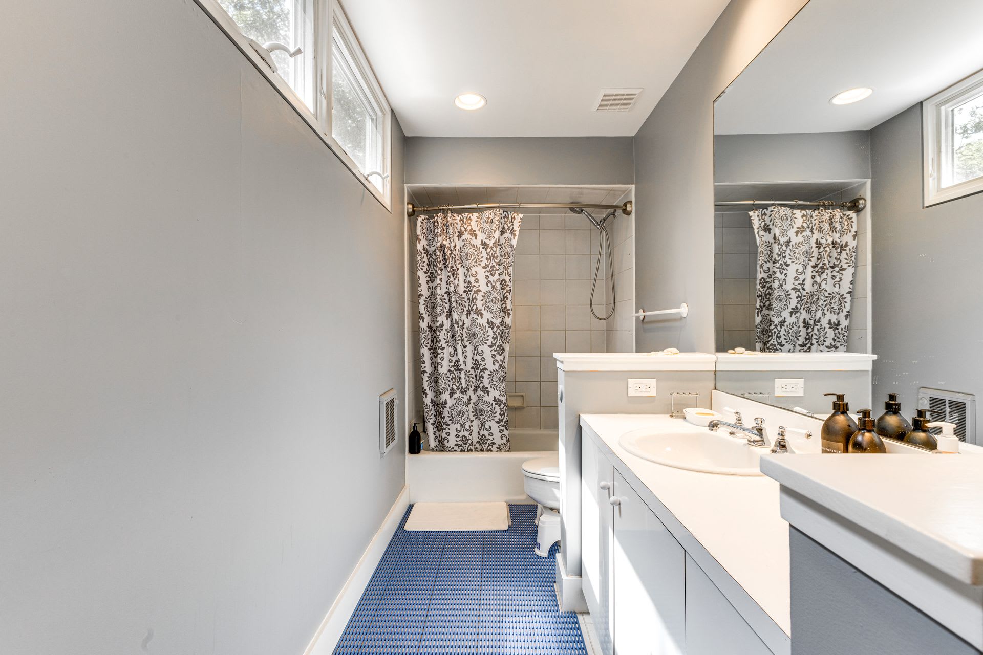 Pathside Cove | Wainscott | Home with Pool & Outdoor Spaces photo 19