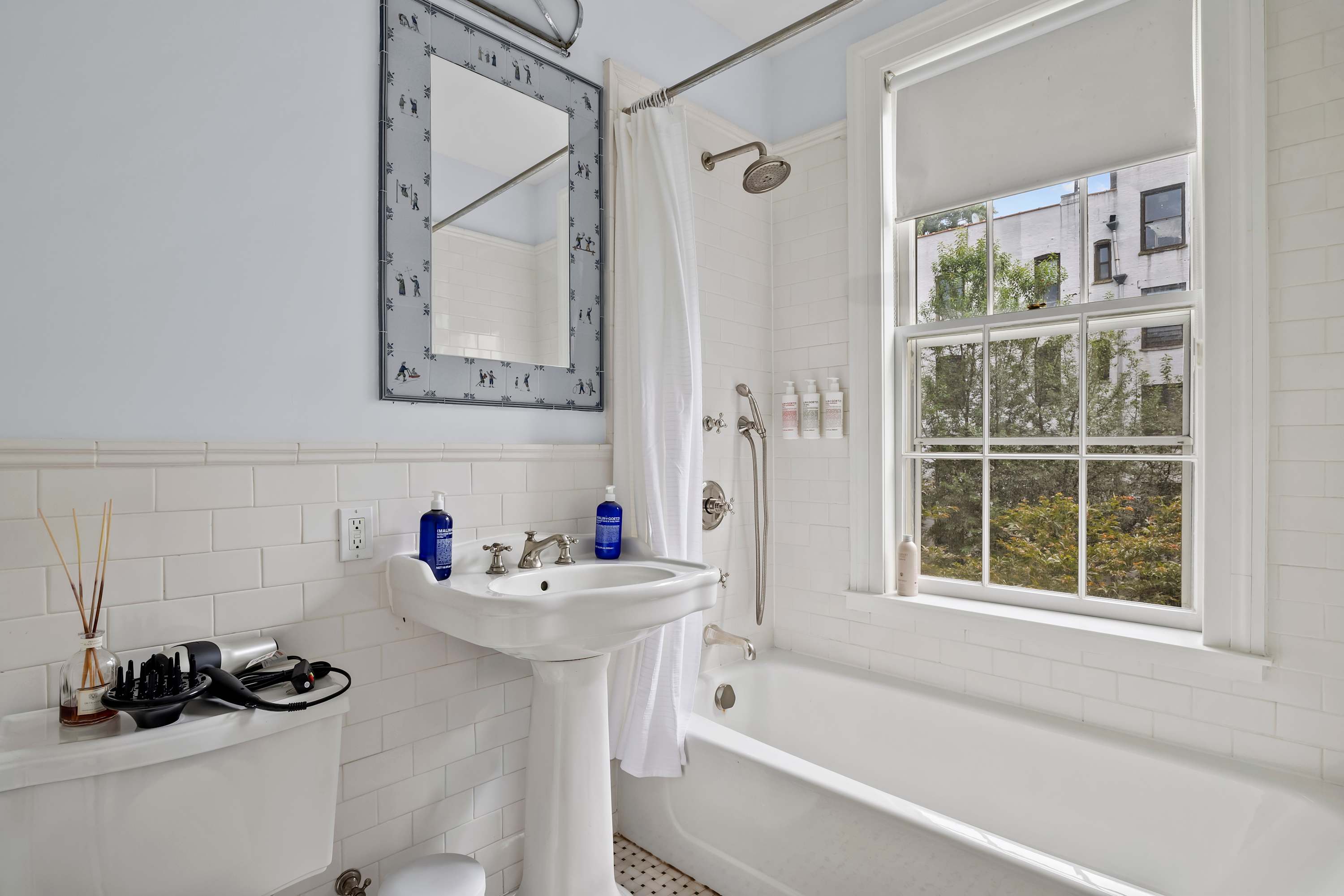 Hillstone Manor | Cobble Hill | Townhome with Private Backyard photo 33