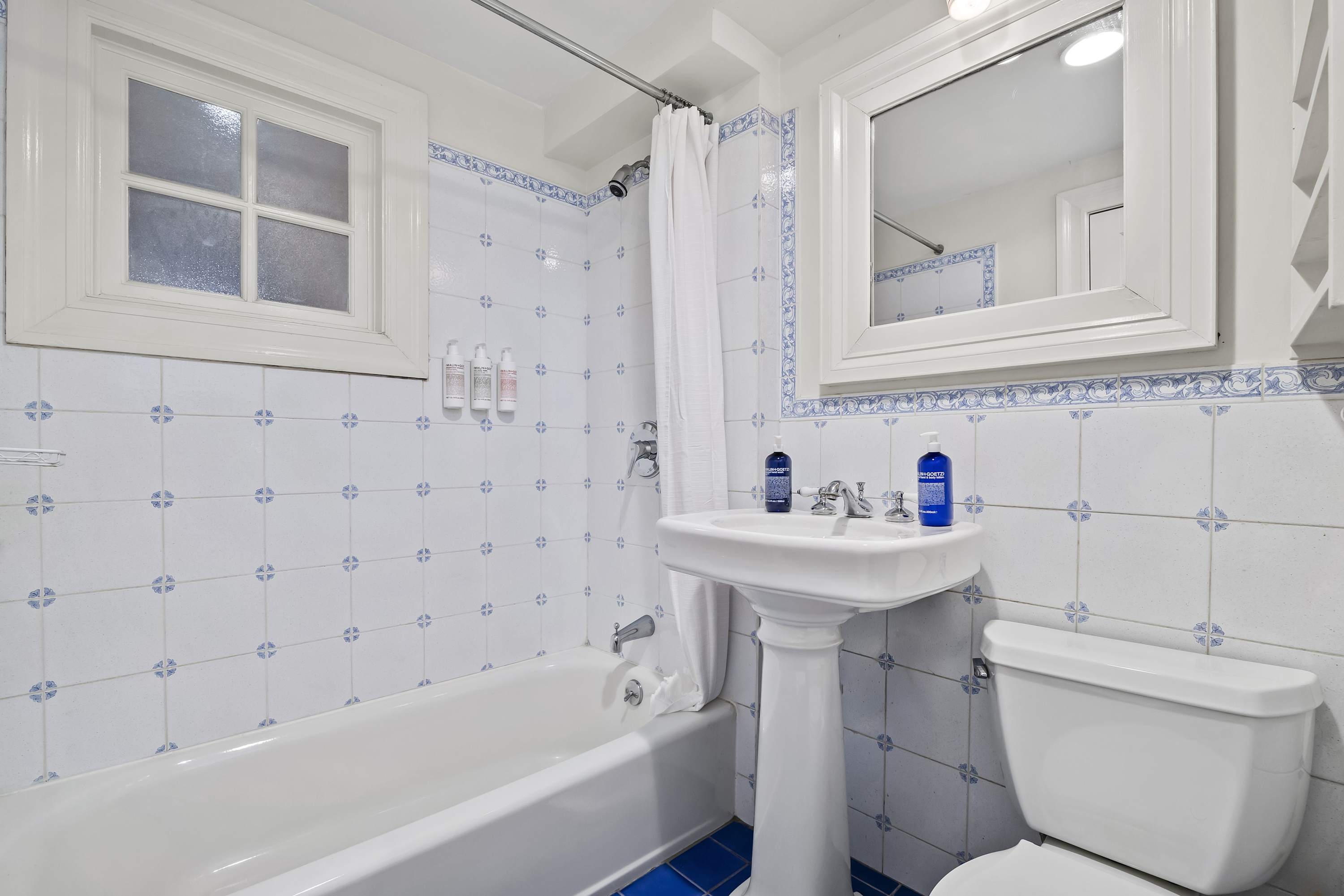 Hillstone Manor | Cobble Hill | Townhome with Private Backyard photo 31