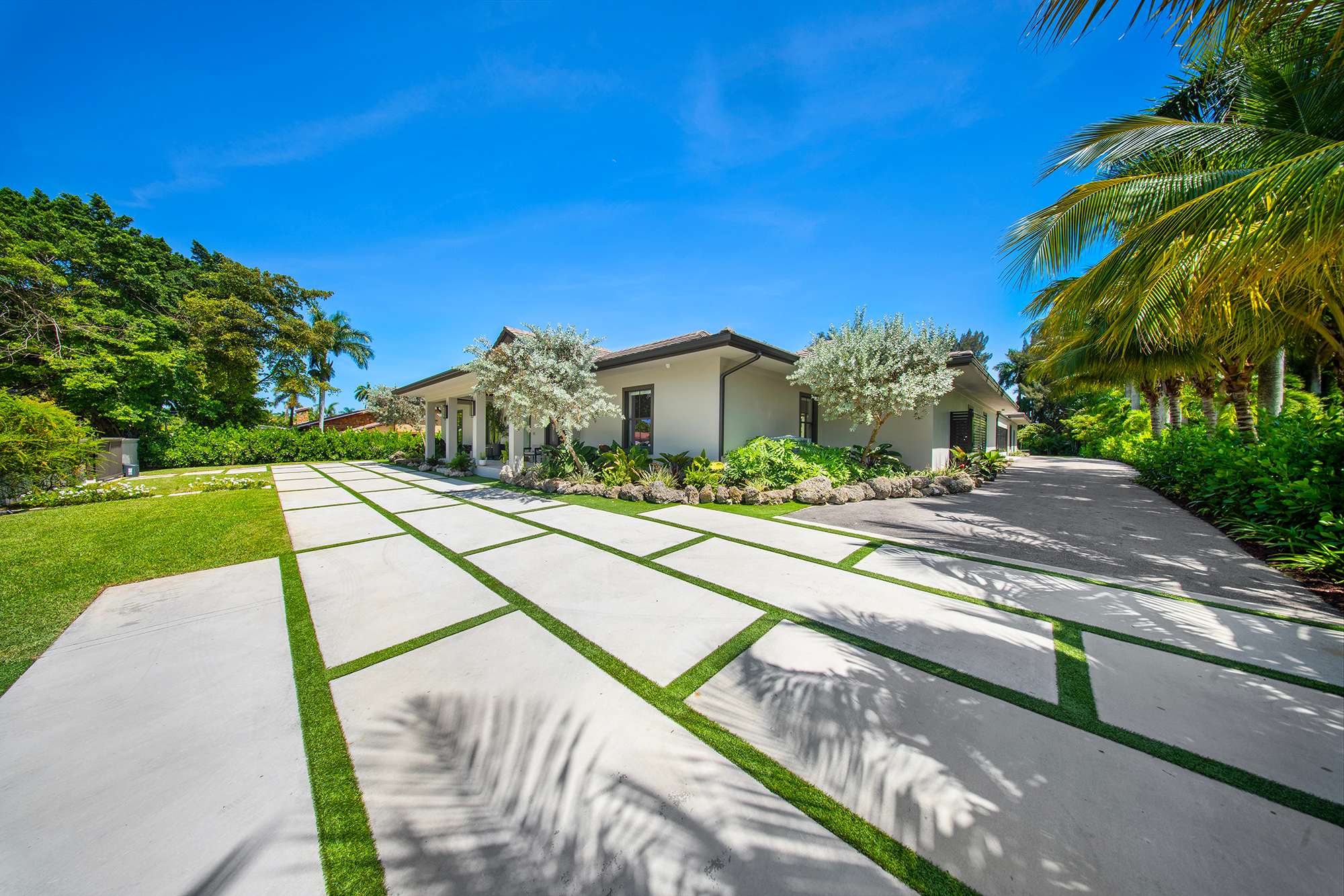 Villa Banyan | Miami Design District | Home with Private Pool and Hot Tub photo 73