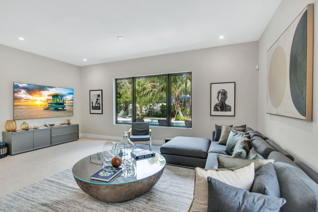 Image of Living space #3