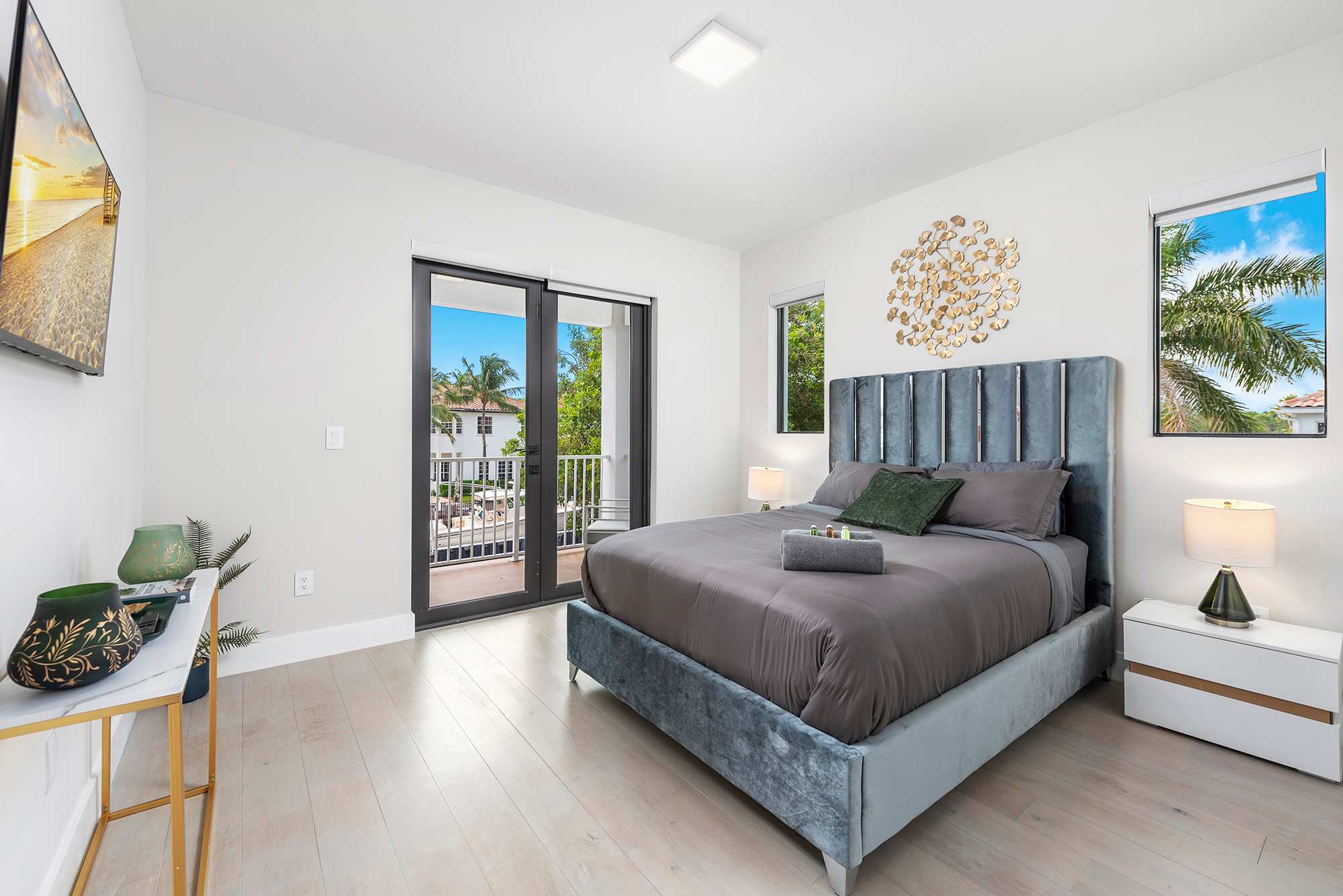 Villa Costa | Hollywood | Waterfront home with Pool photo 7