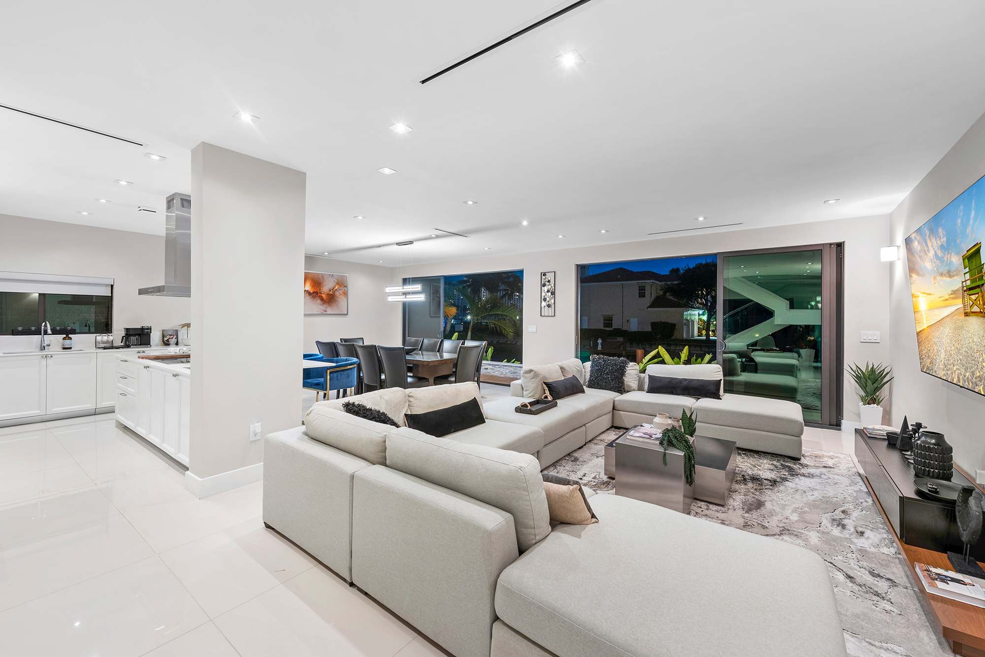 Villa Costa | Hollywood | Waterfront home with Pool photo 16