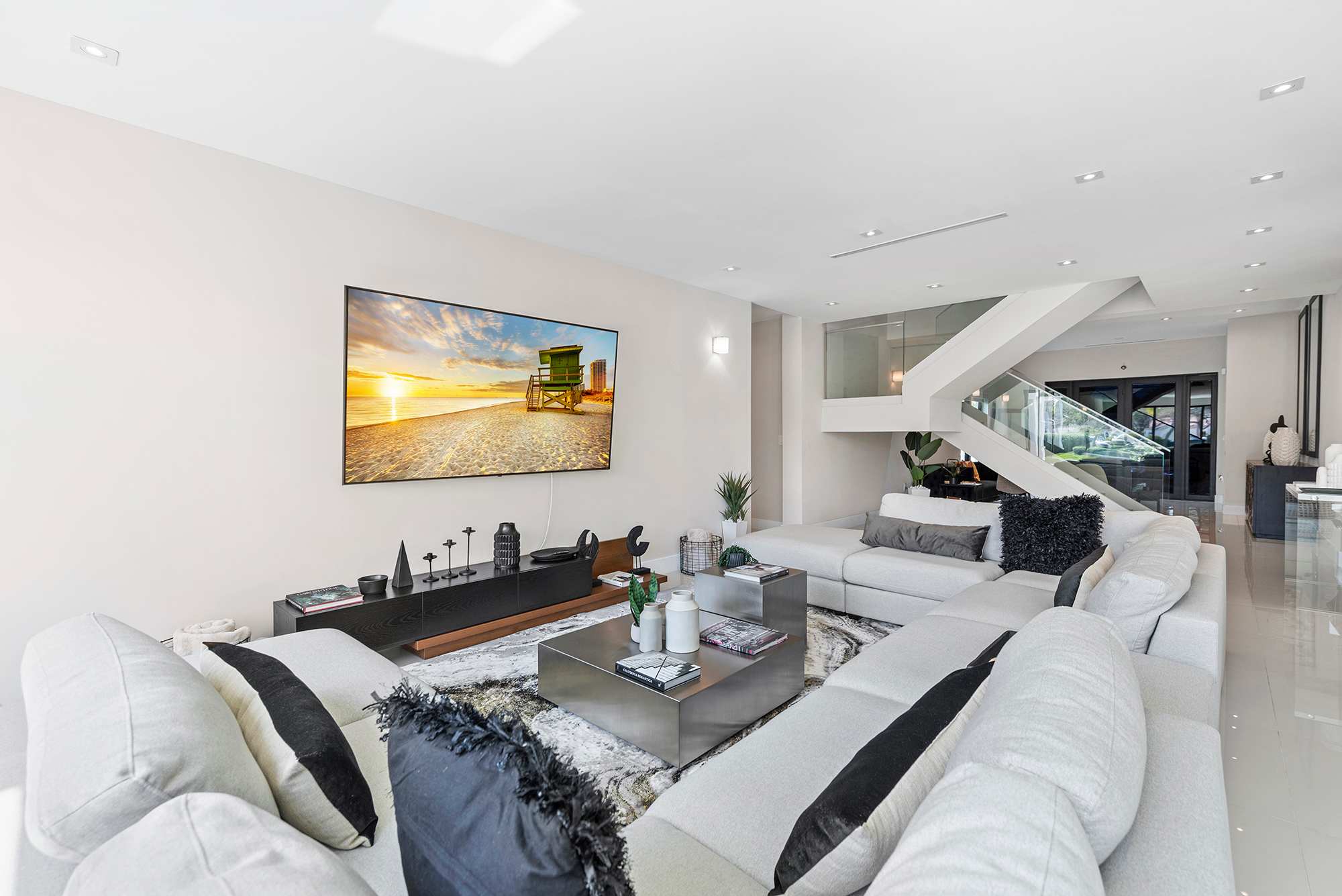 Villa Costa | Hollywood | Waterfront home with Pool photo 25