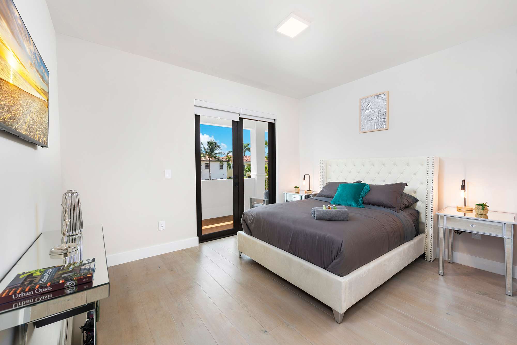 Villa Costa | Hollywood | Waterfront home with Pool photo 14