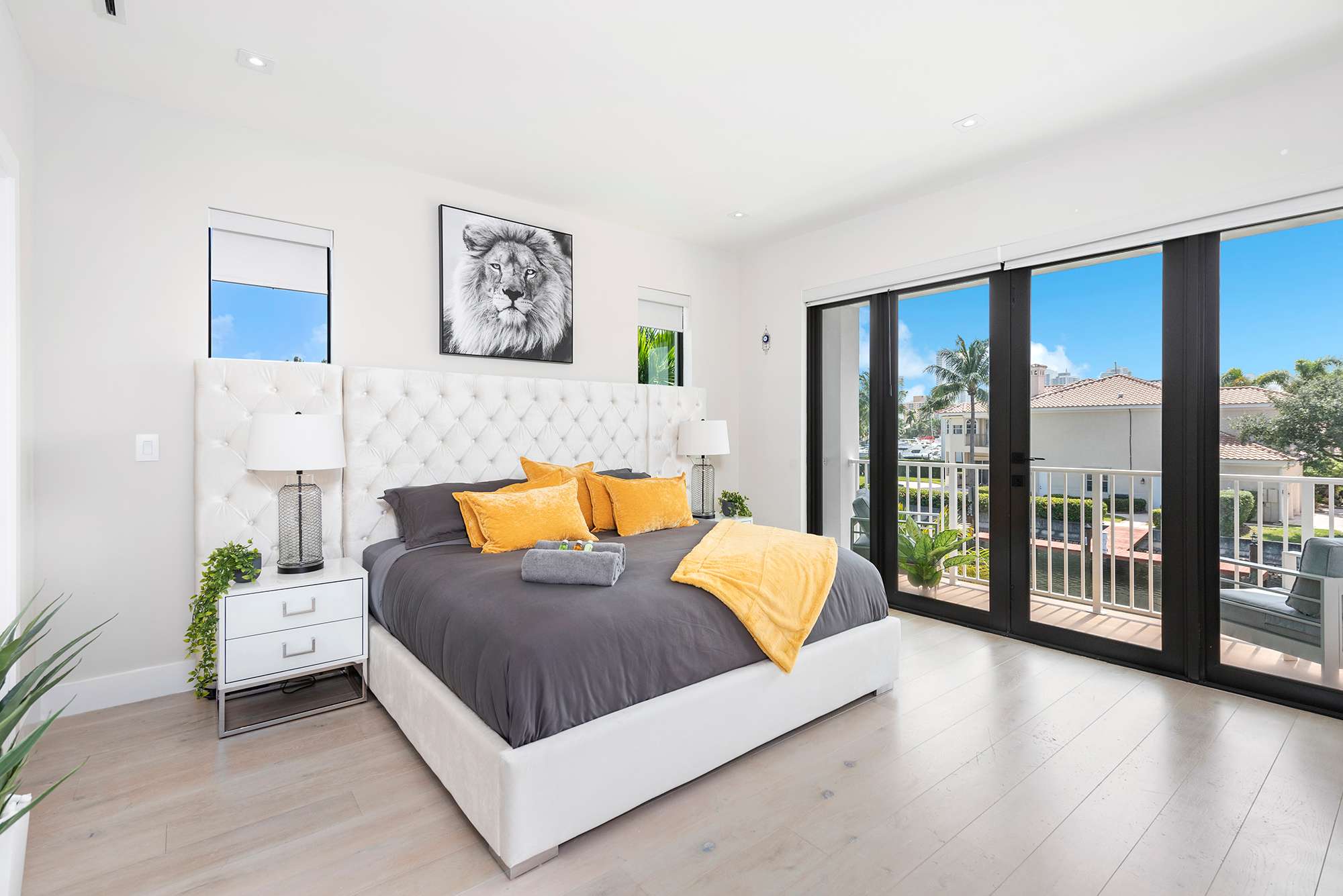 Villa Costa | Hollywood | Waterfront home with Pool photo 27