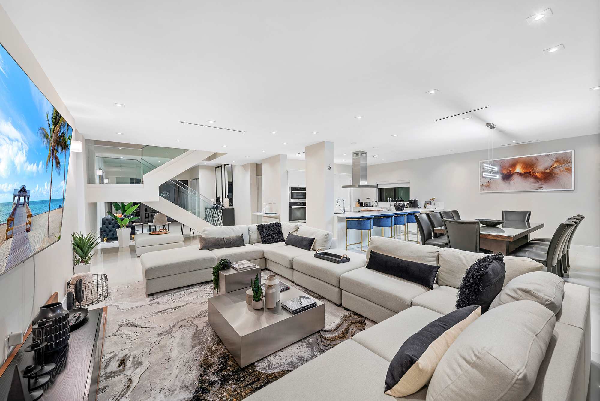 Villa Costa | Hollywood | Waterfront home with Pool photo 44