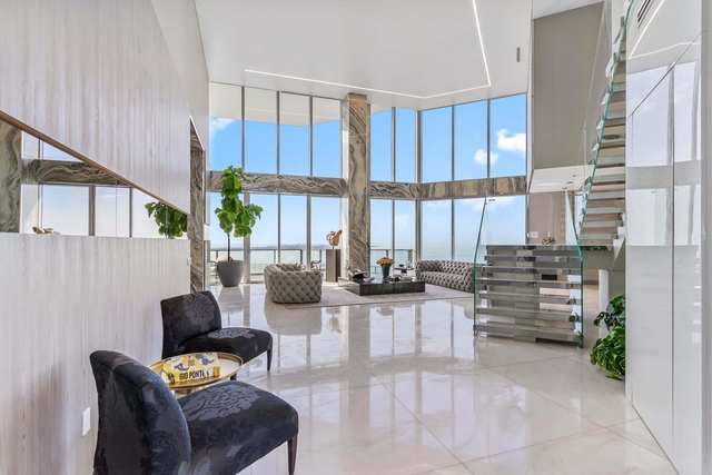 Image of Living space #2
