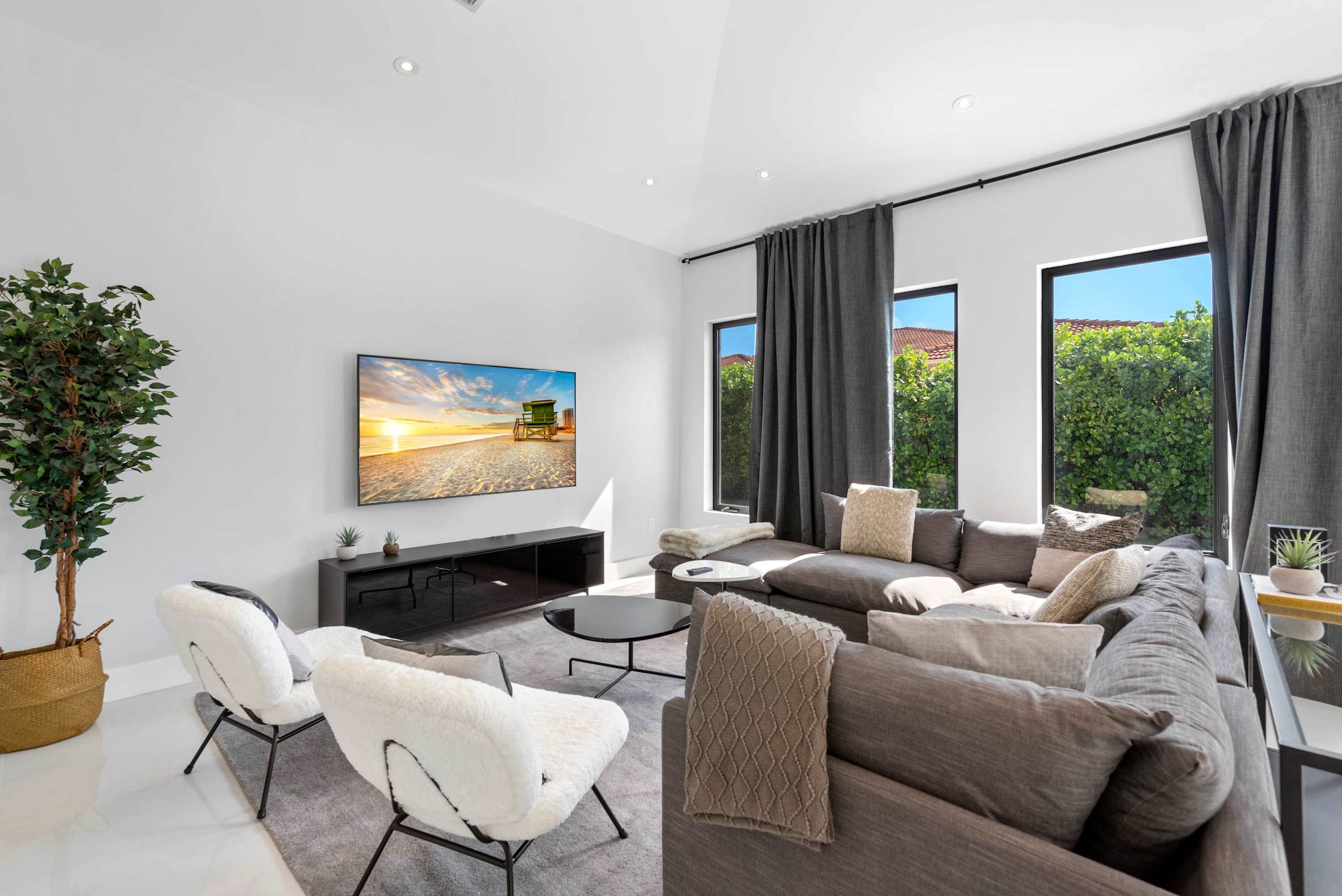 Villa Grand | Miami | Prime Villa with BBQ Grill and Private Pool photo 10