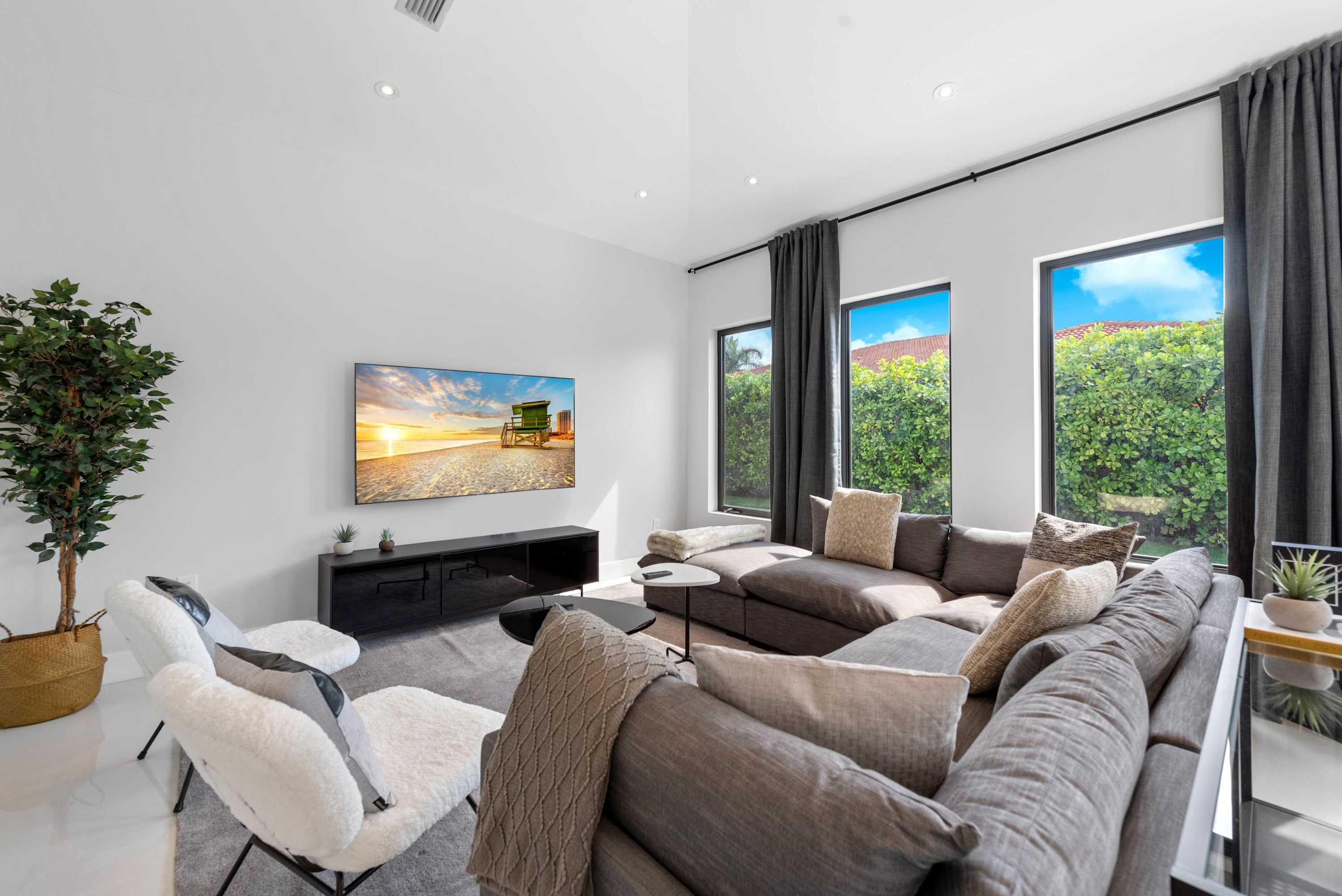 Villa Grand | Miami | Prime Villa with BBQ Grill and Private Pool photo 11