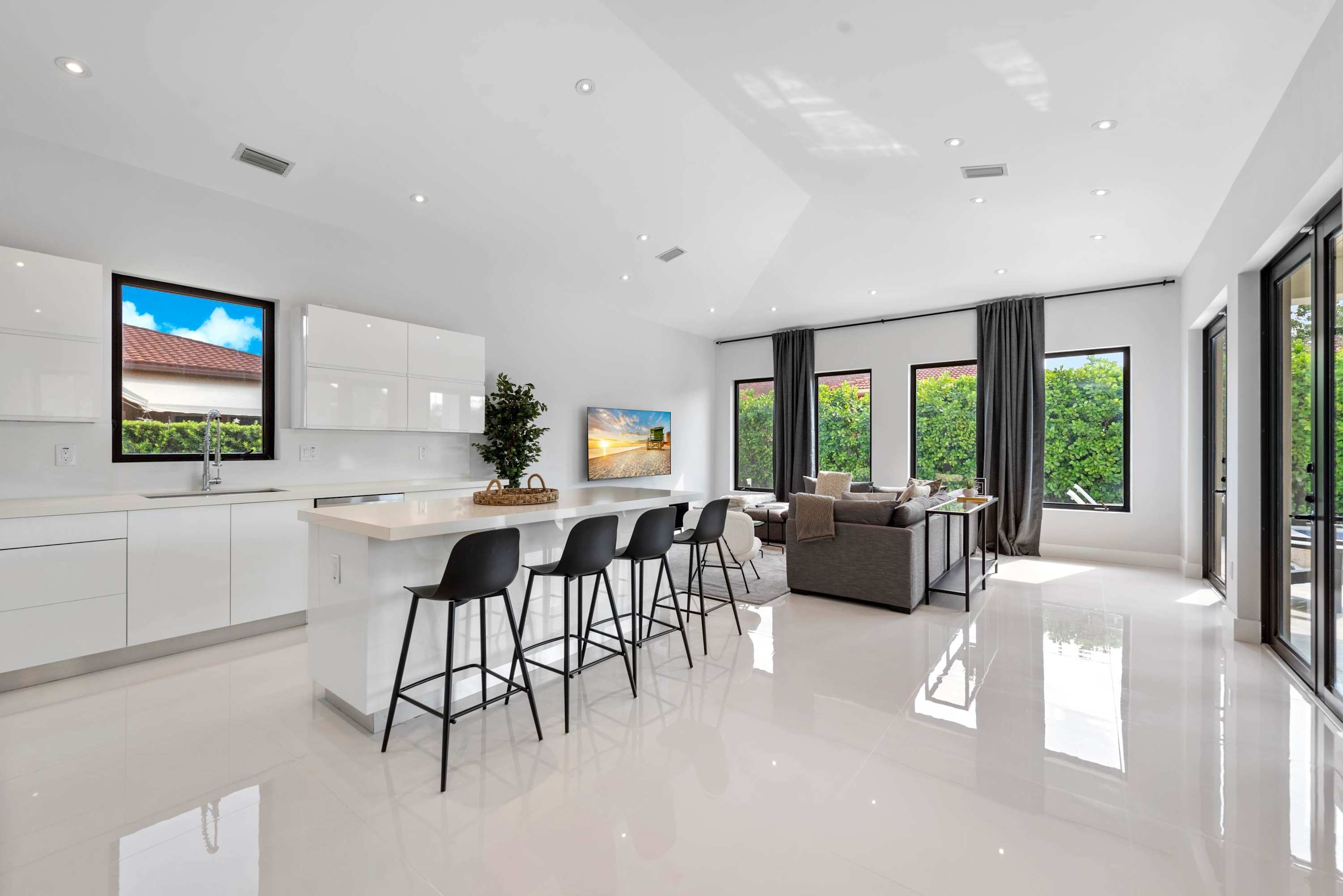 Villa Grand | Miami | Prime Villa with BBQ Grill and Private Pool photo 12