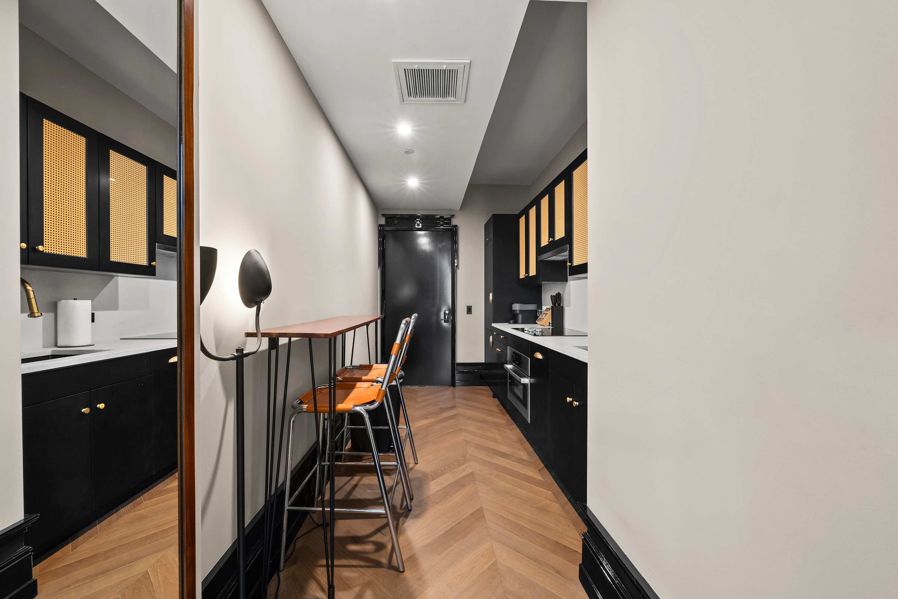 Freeman 1001 | Lower East Side | Condo with Shared Amenities photo 5