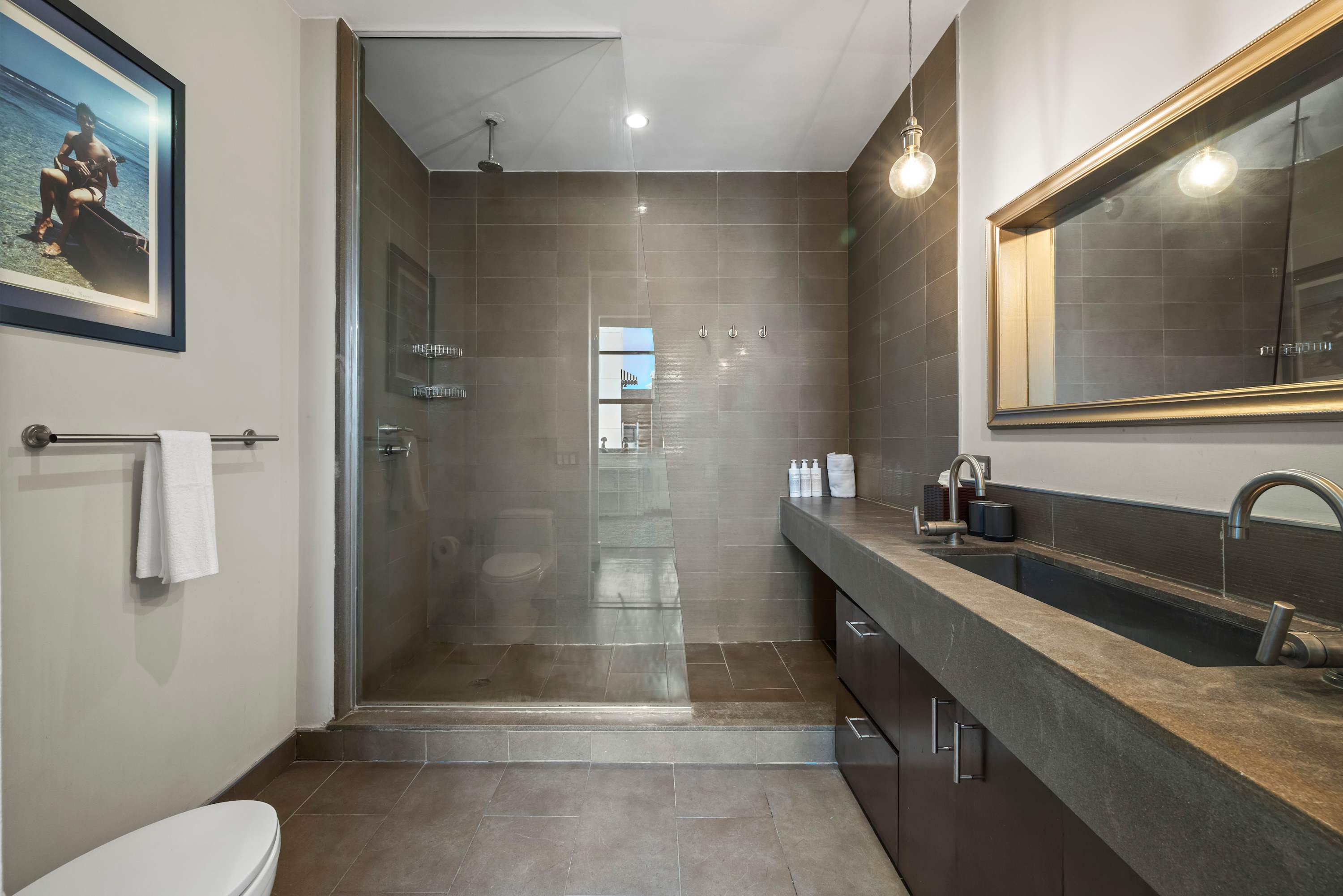 Berry Loft IV | Williamsburg | Loft Apartment w/ Shared Gym and Rooftop photo 5