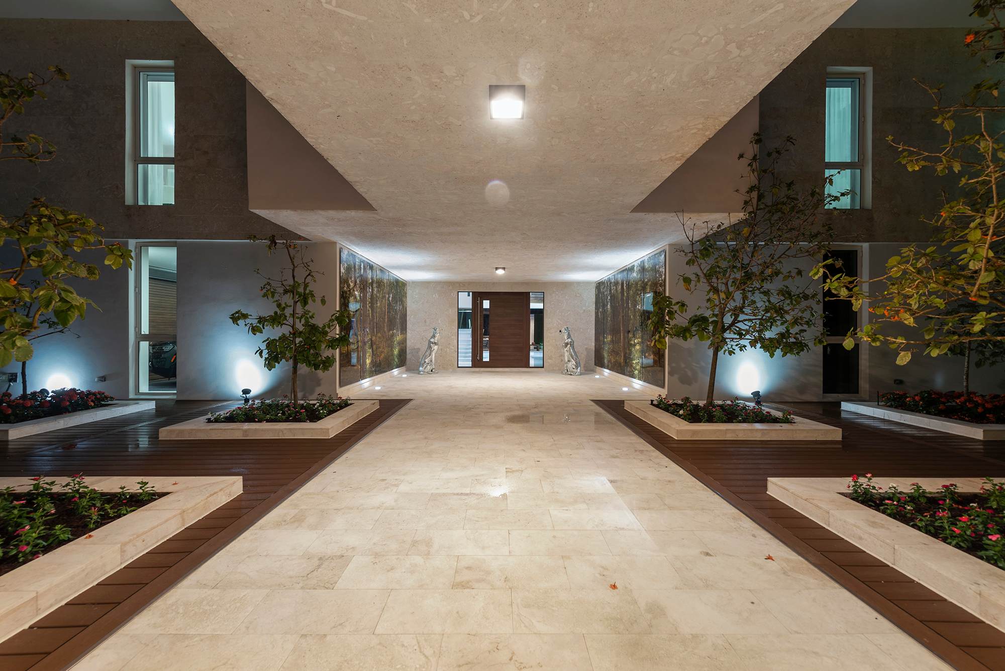 Villa Crest | Pinecrest | Luxury Home w/ Gym, Pool & Hot Tub photo 3