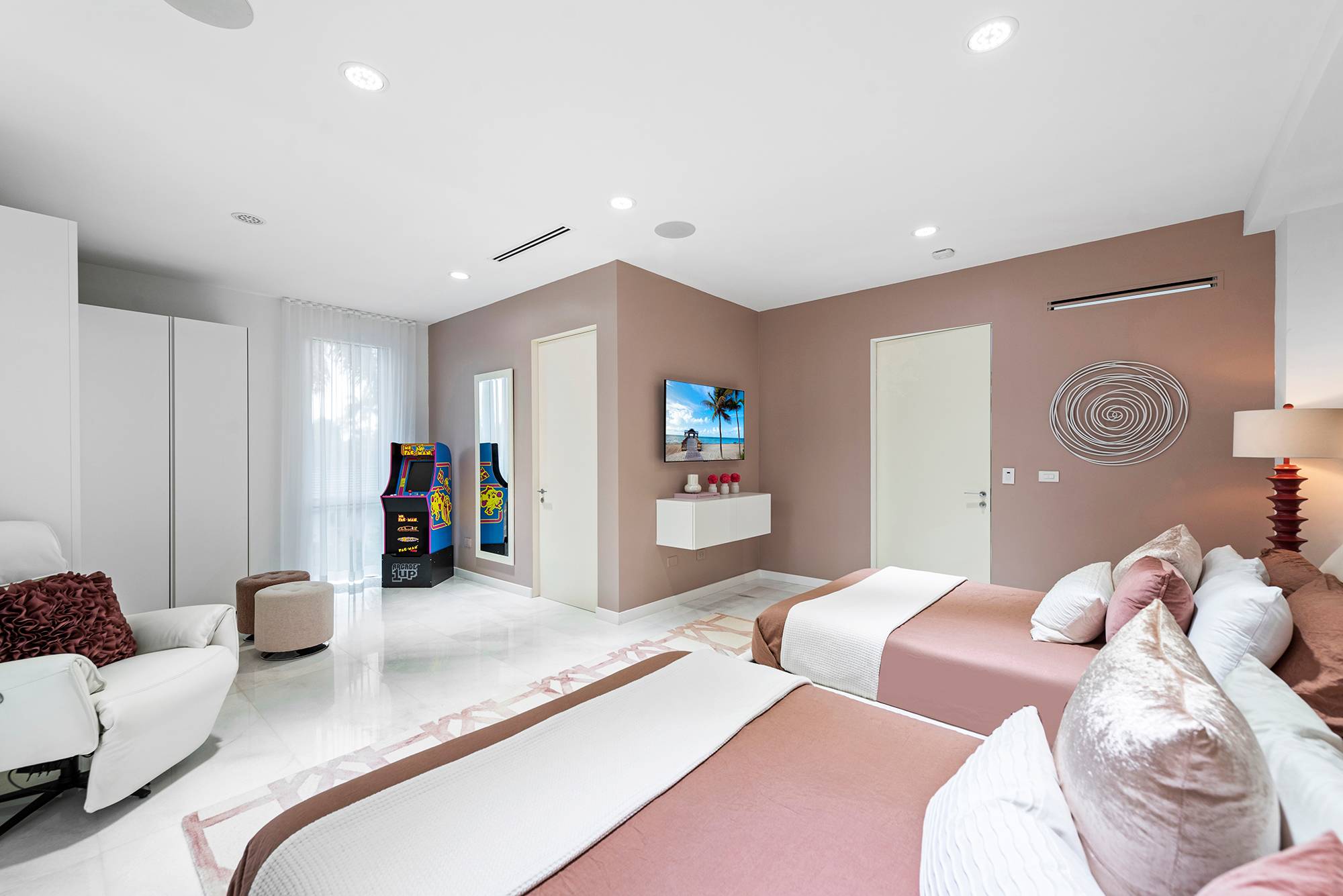 Villa Crest | Pinecrest | Luxury Home w/ Gym, Pool & Hot Tub photo 36