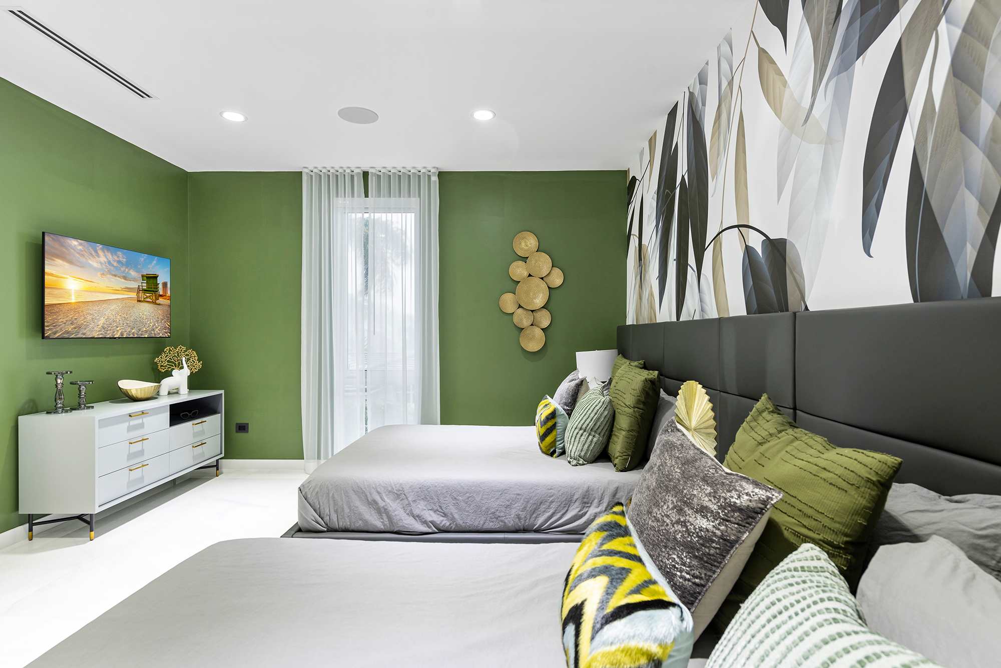 Villa Crest | Pinecrest | Luxury Home w/ Gym, Pool & Hot Tub photo 41