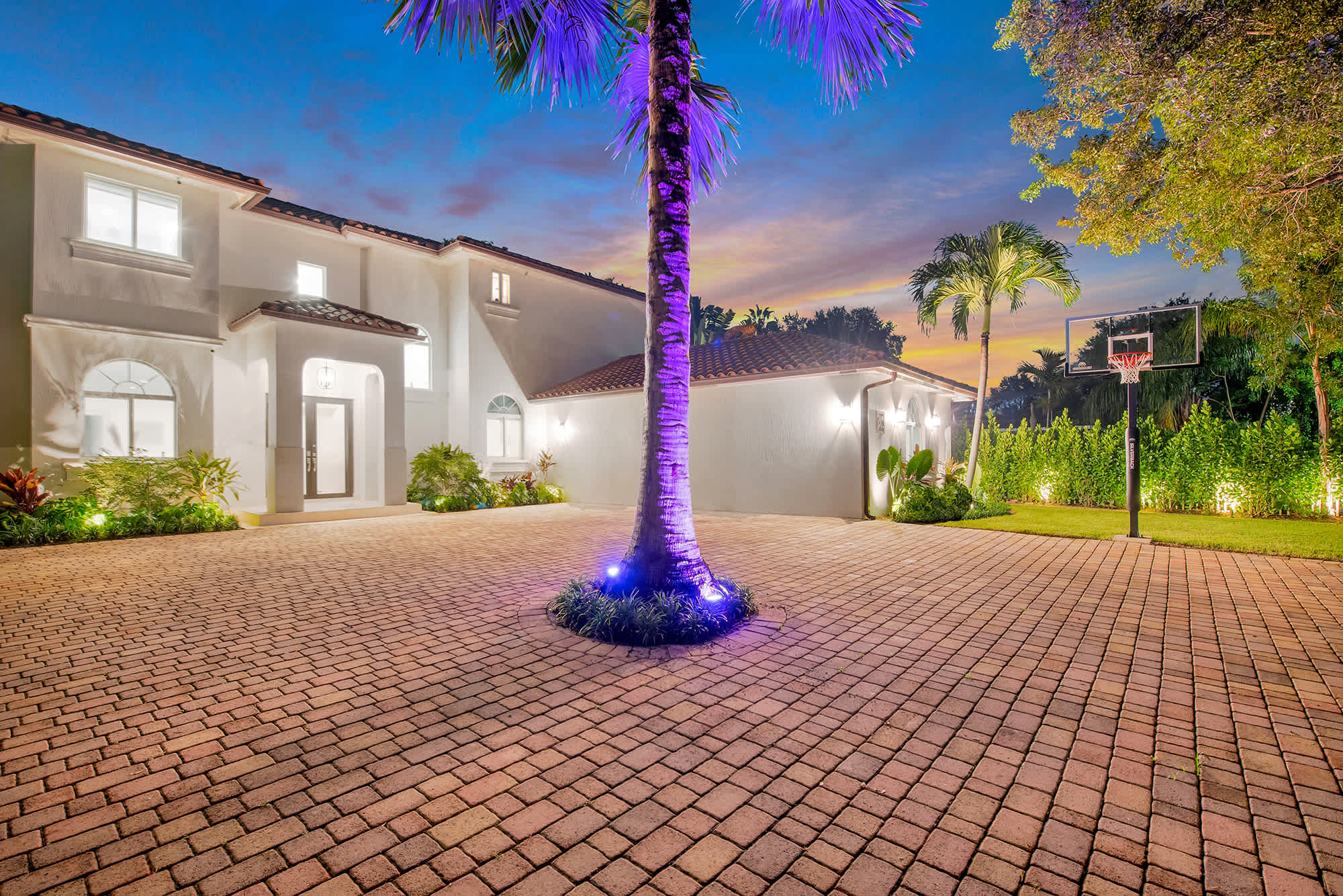 Villa Granada | Coral Gables | Waterfront with Pool & Hot Tub photo 5