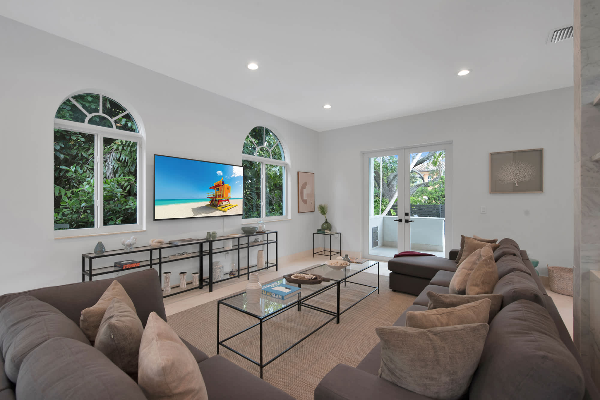 Villa Granada | Coral Gables | Waterfront with Pool & Hot Tub photo 9