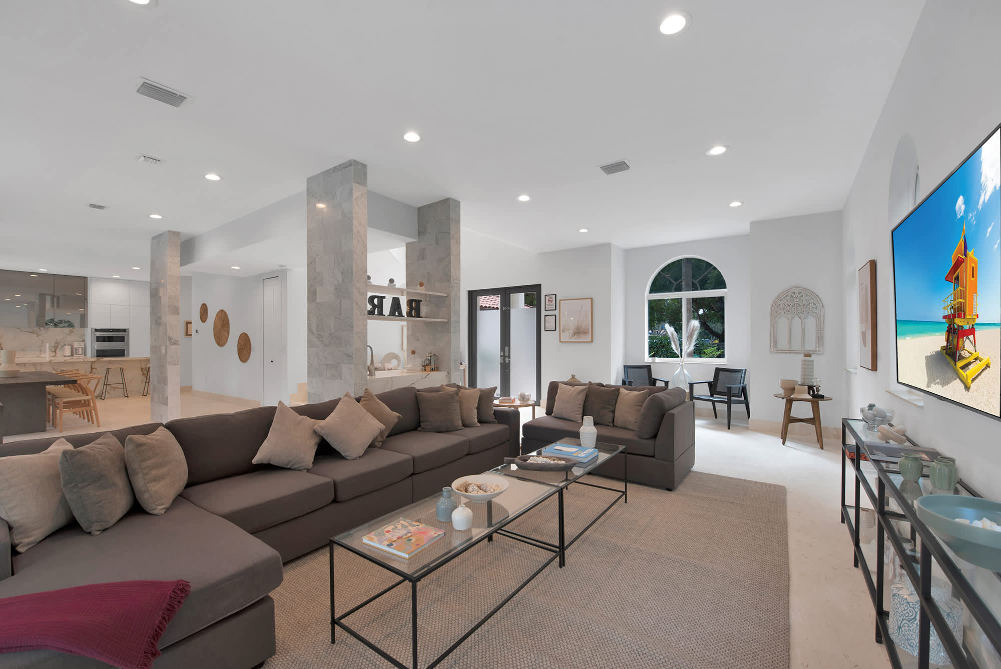 Villa Granada | Coral Gables | Waterfront with Pool & Hot Tub photo 11