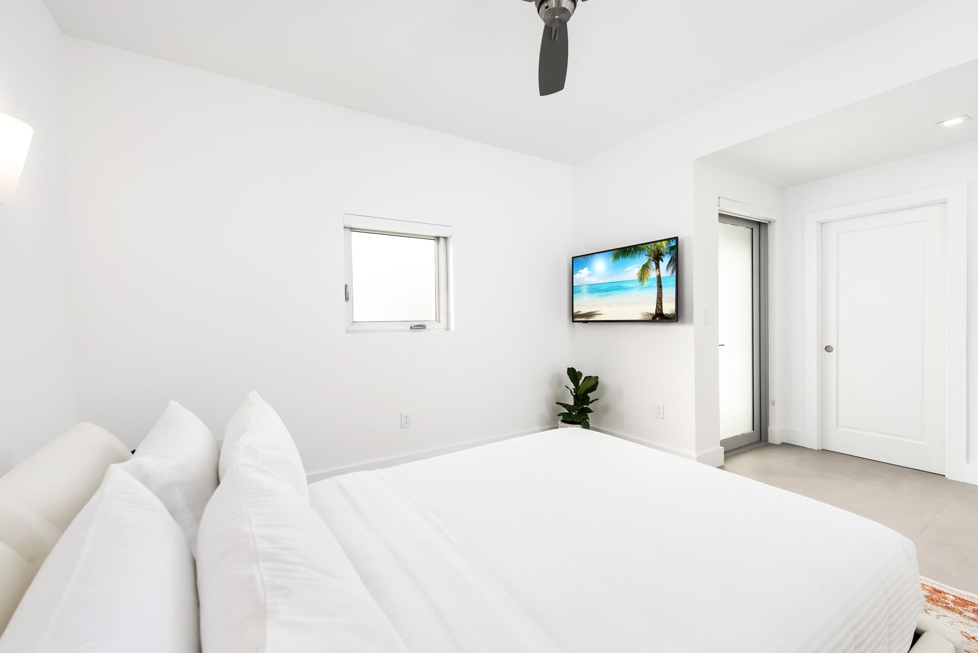 Villa Haven | Coconut Grove | Waterfront with Pool and Gym photo 33