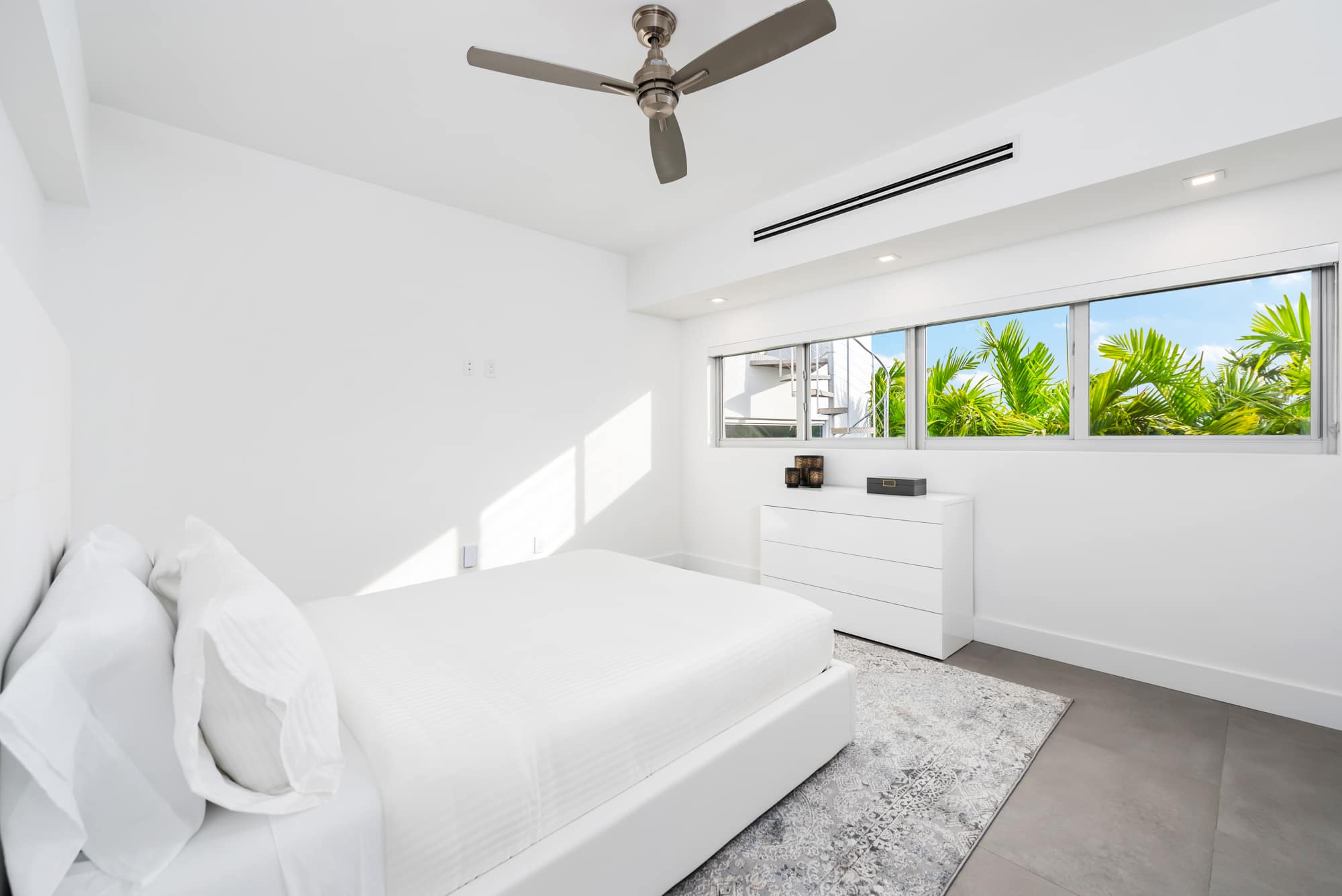 Villa Haven | Coconut Grove | Waterfront with Pool and Gym photo 35