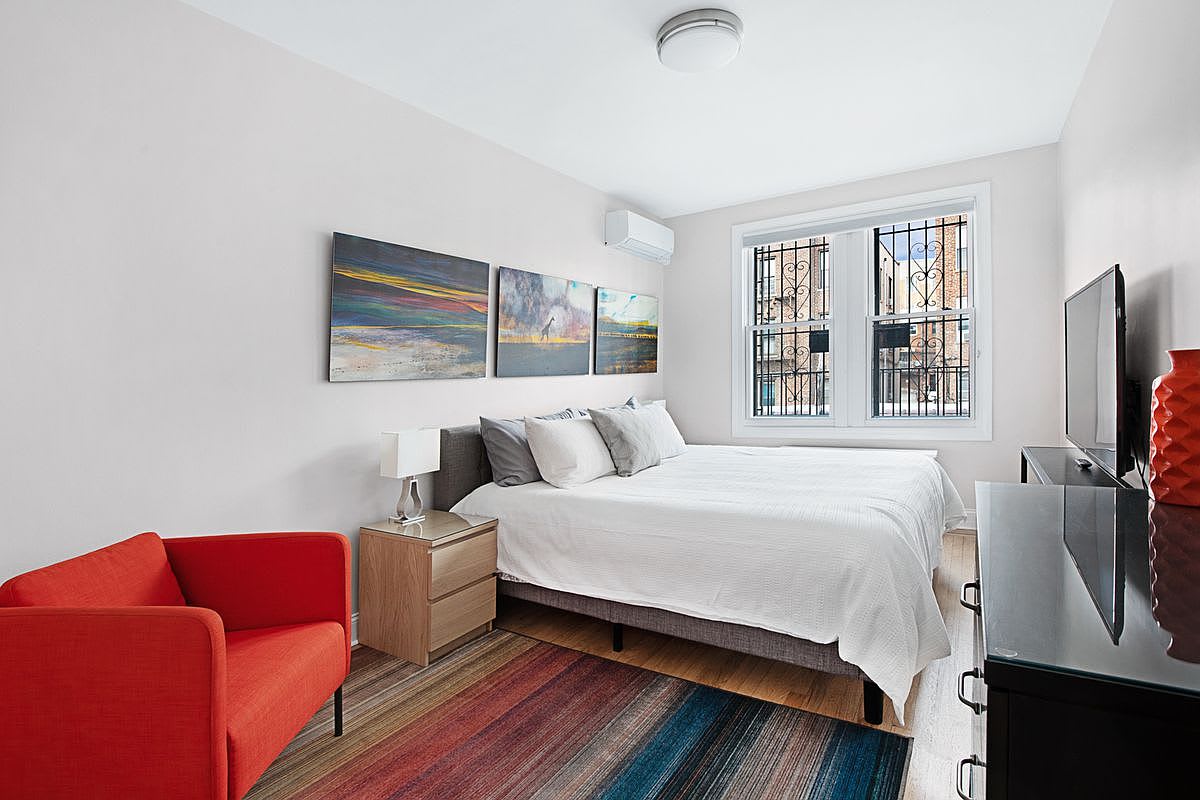 Astoria Place | Astoria | Modern Apartment photo 5