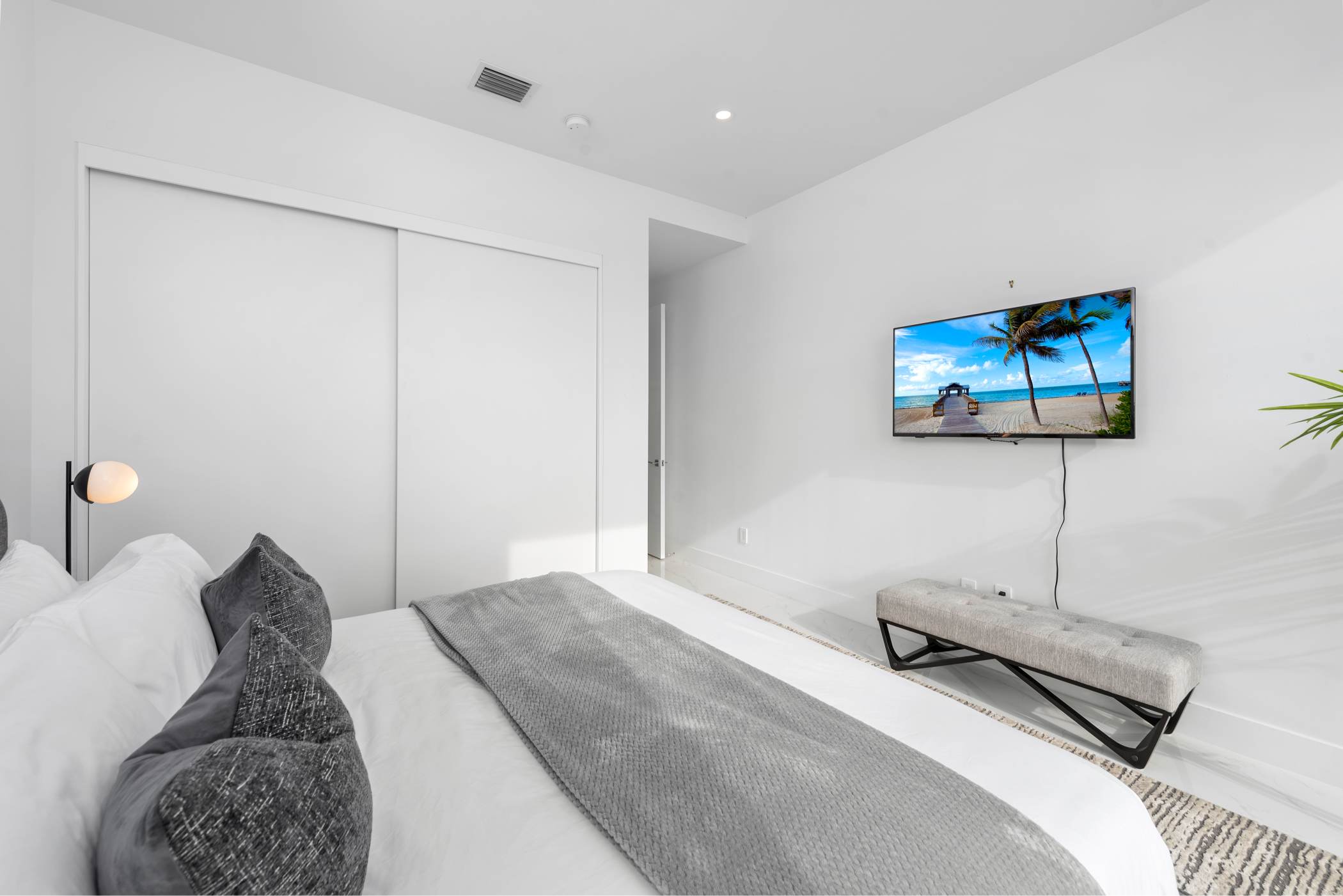 Villa Lago | Miami | Exclusive Lakeview Home with Pool photo 8