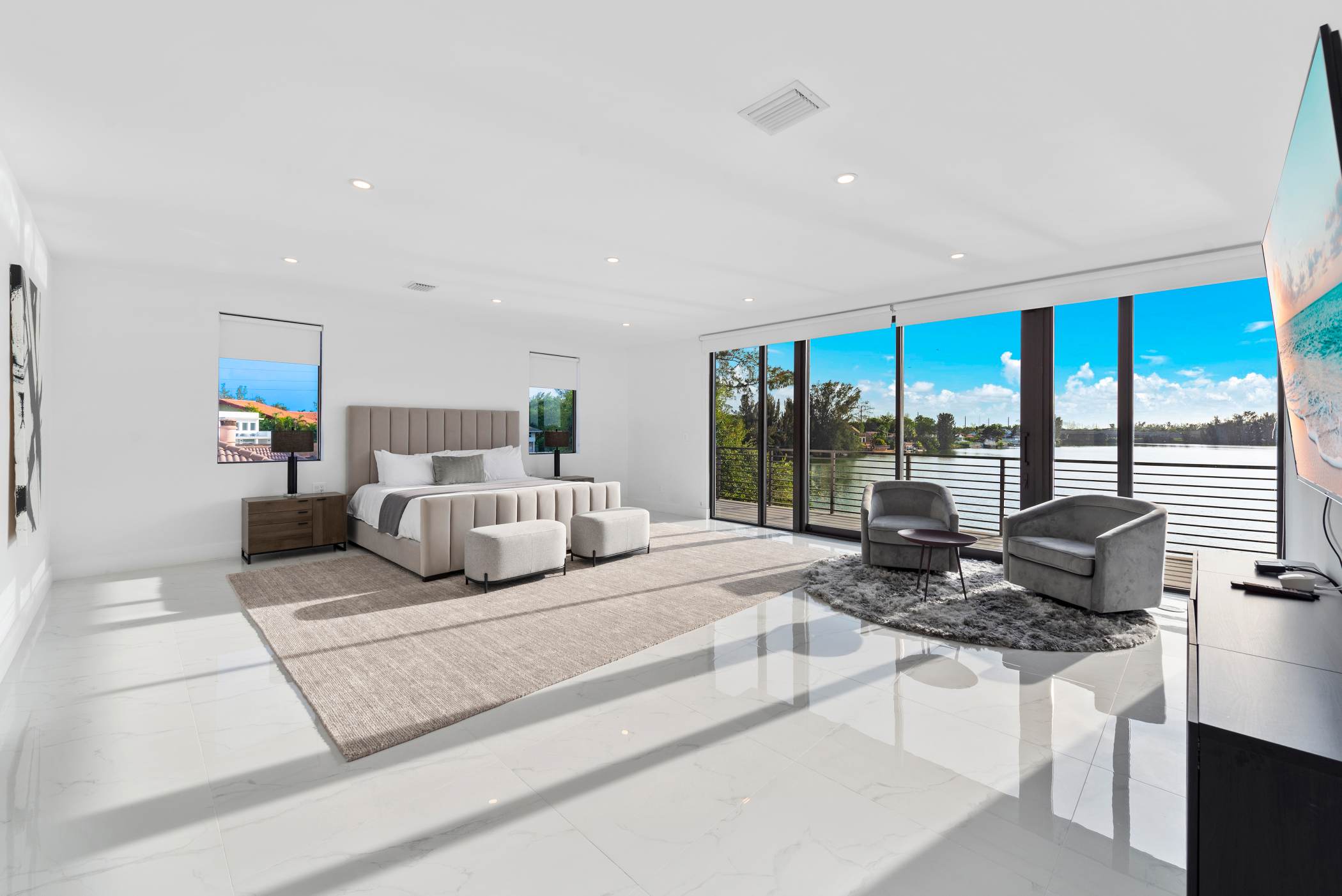 Villa Lago | Miami | Exclusive Lakeview Home with Pool photo 10