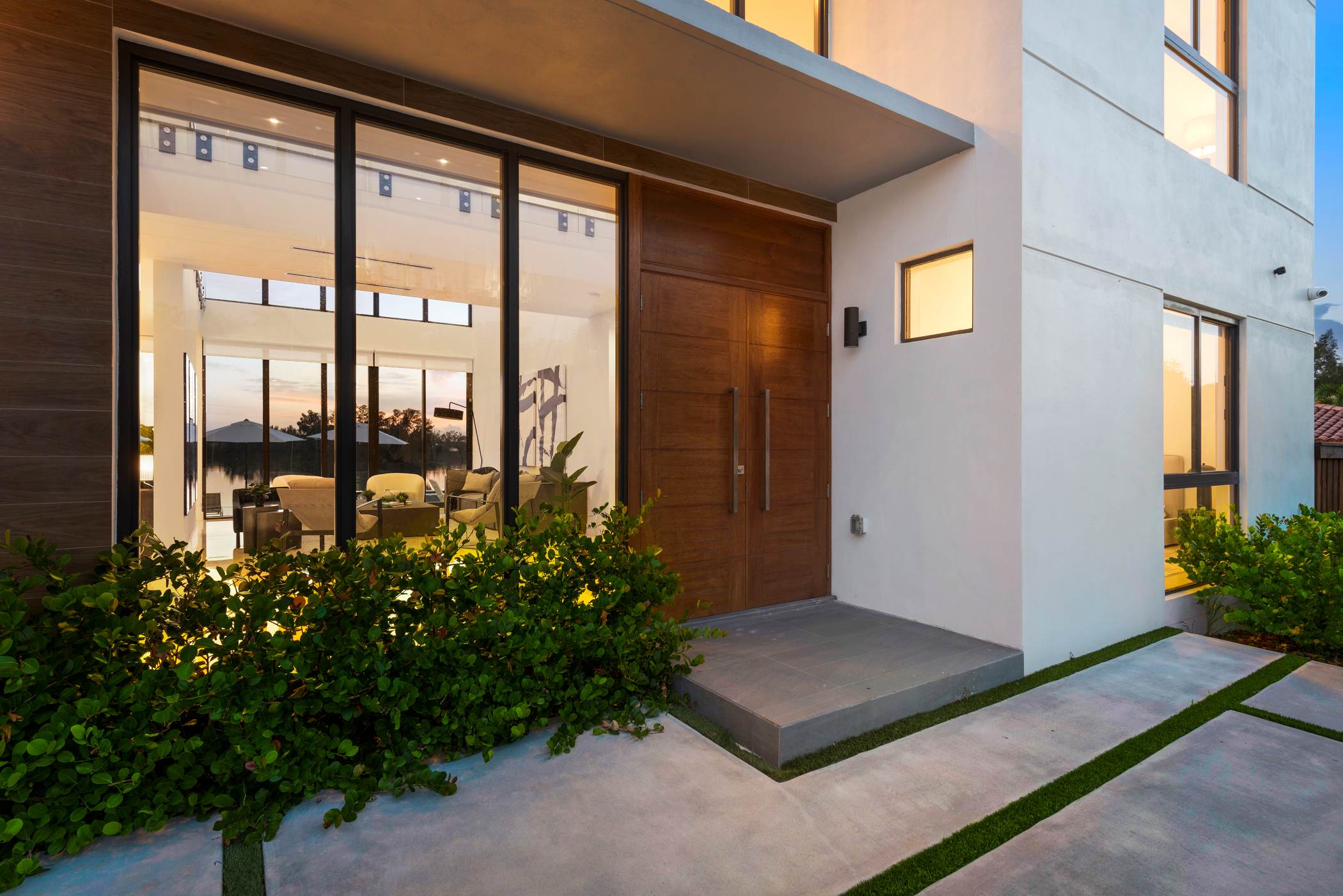 Villa Lago | Miami | Exclusive Lakeview Home with Pool photo 12