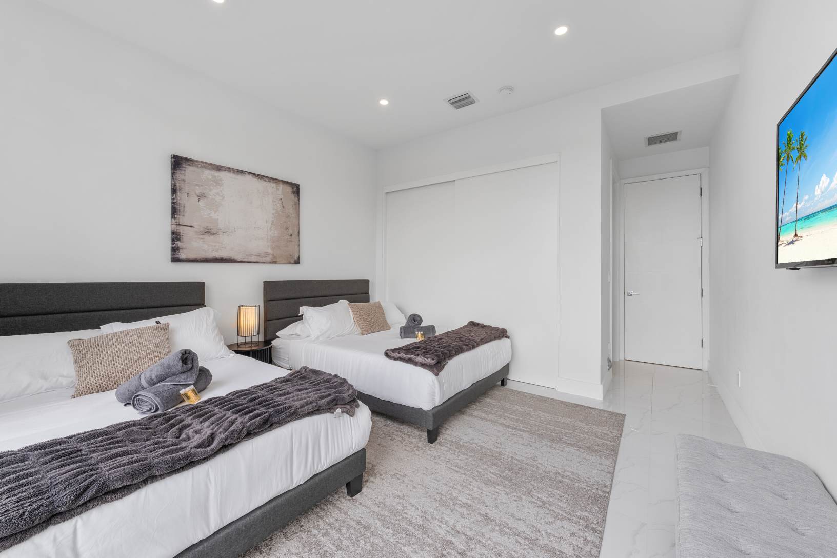 Villa Lago | Miami | Exclusive Lakeview Home with Pool photo 18