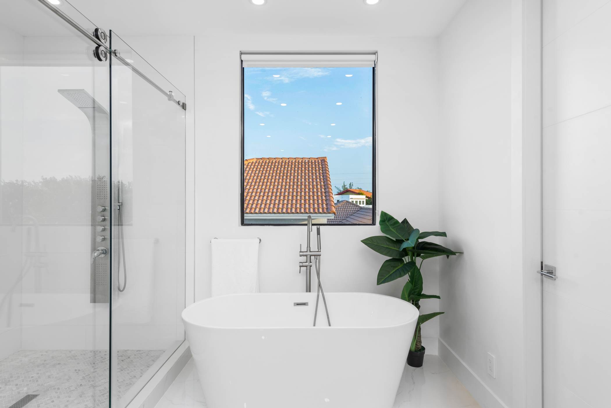 Villa Lago | Miami | Exclusive Lakeview Home with Pool photo 42