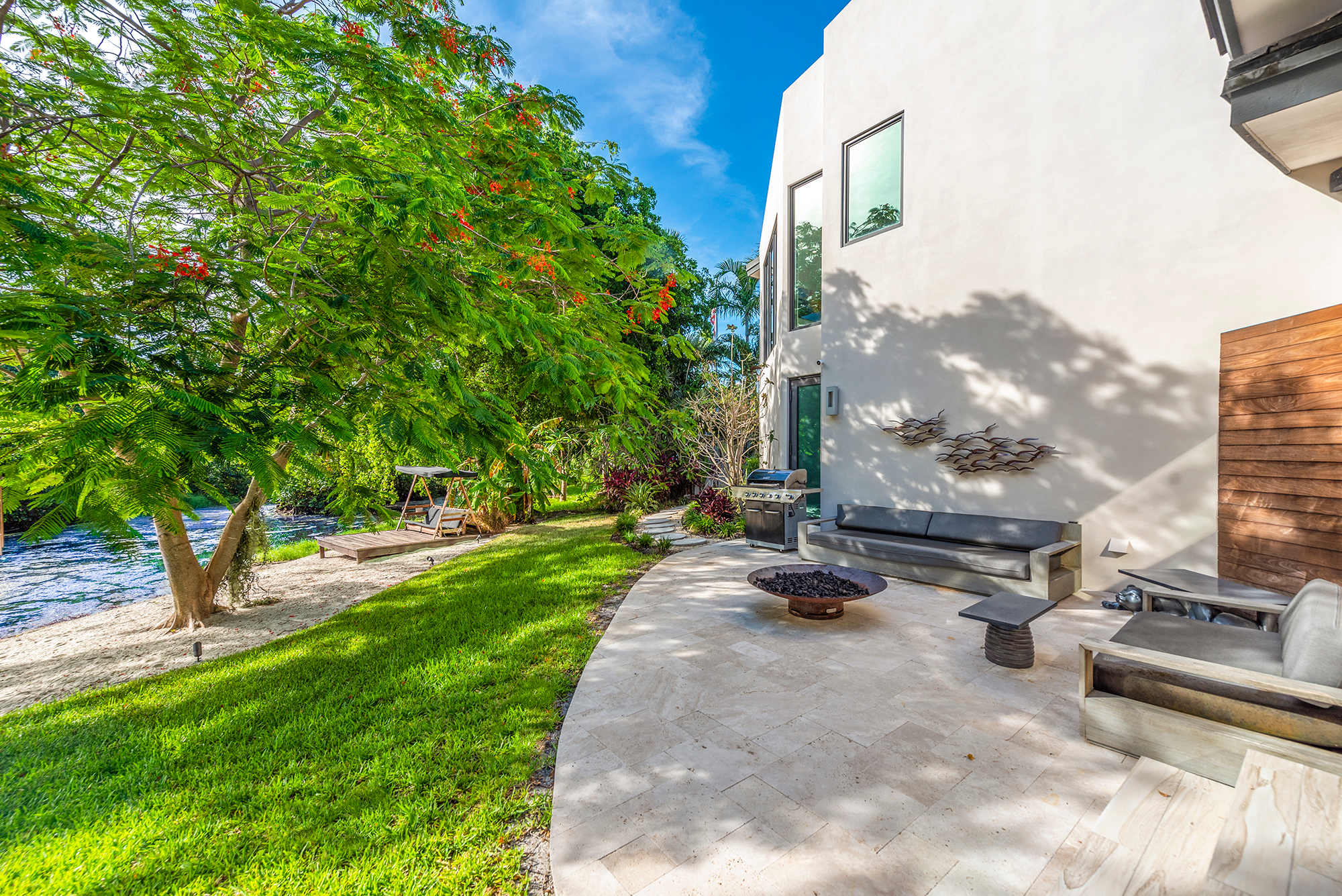 Villa Saha | Fort Lauderdale | Coastal Paradise with Private Pool and Beach Access photo 16