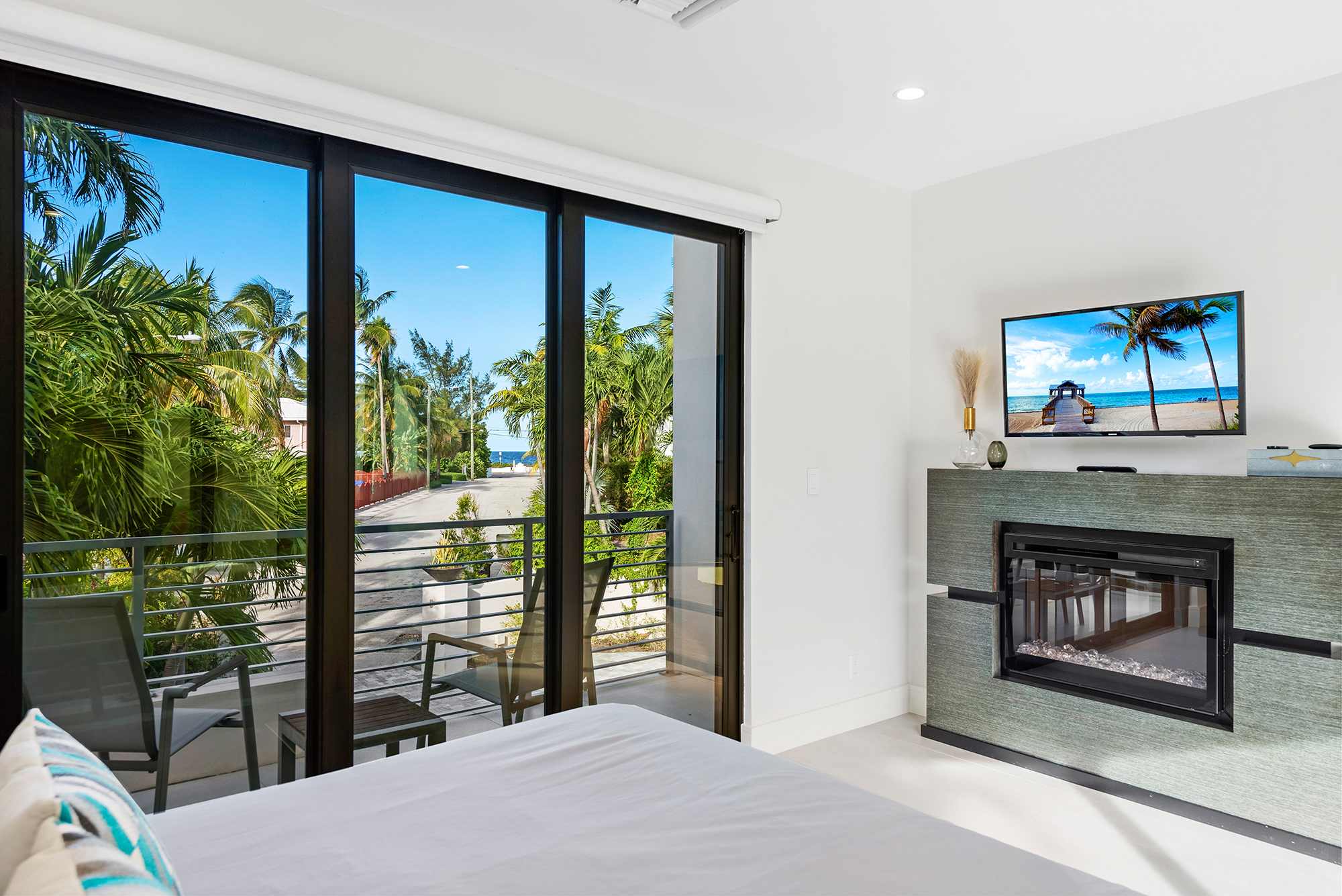 Villa Saha | Fort Lauderdale | Coastal Paradise with Private Pool and Beach Access photo 37