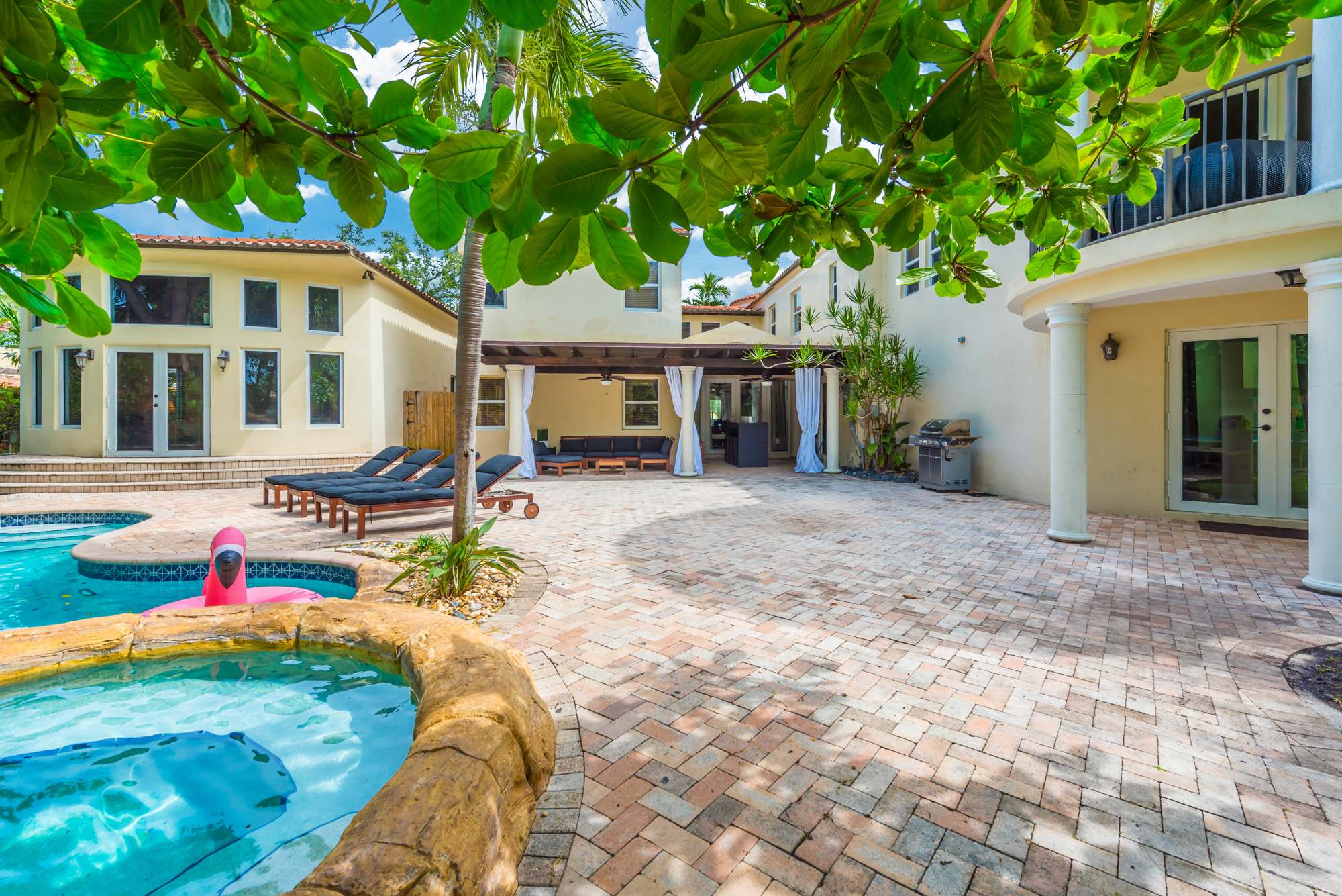 Villa Justina | Miami | Waterfront w/ Pool, Hot Tub & Movie Theater photo 6