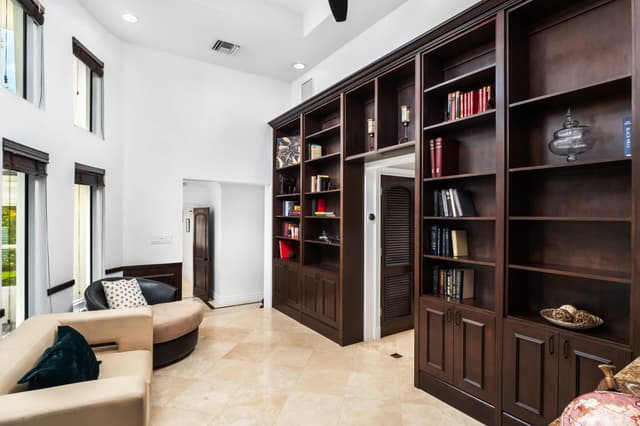 Image of Living space #8