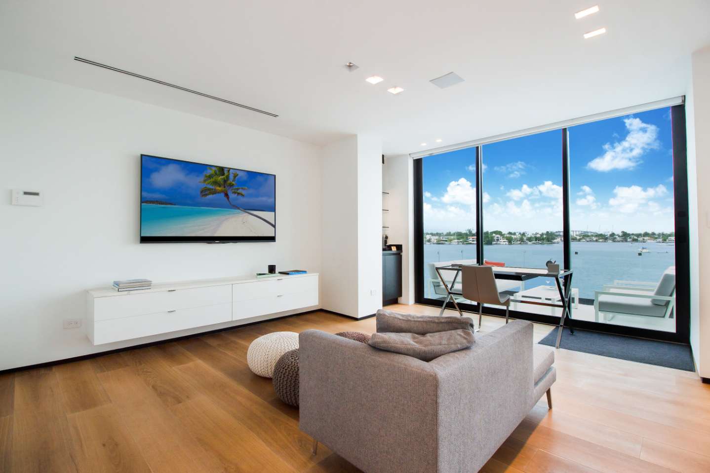 Villa Savant | Miami Beach | Bayfront w/ Infinity Pool & Sauna photo 18