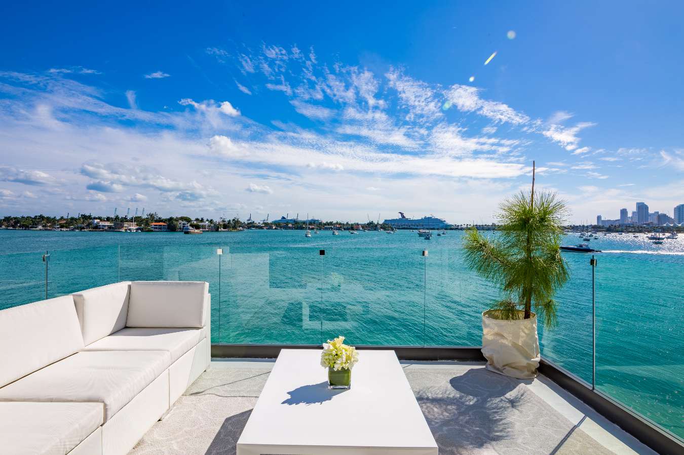 Villa Savant | Miami Beach | Bayfront w/ Infinity Pool & Sauna photo 23