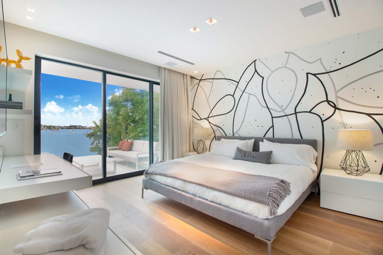 Villa Savant | Miami Beach | Bayfront w/ Infinity Pool & Sauna photo 24