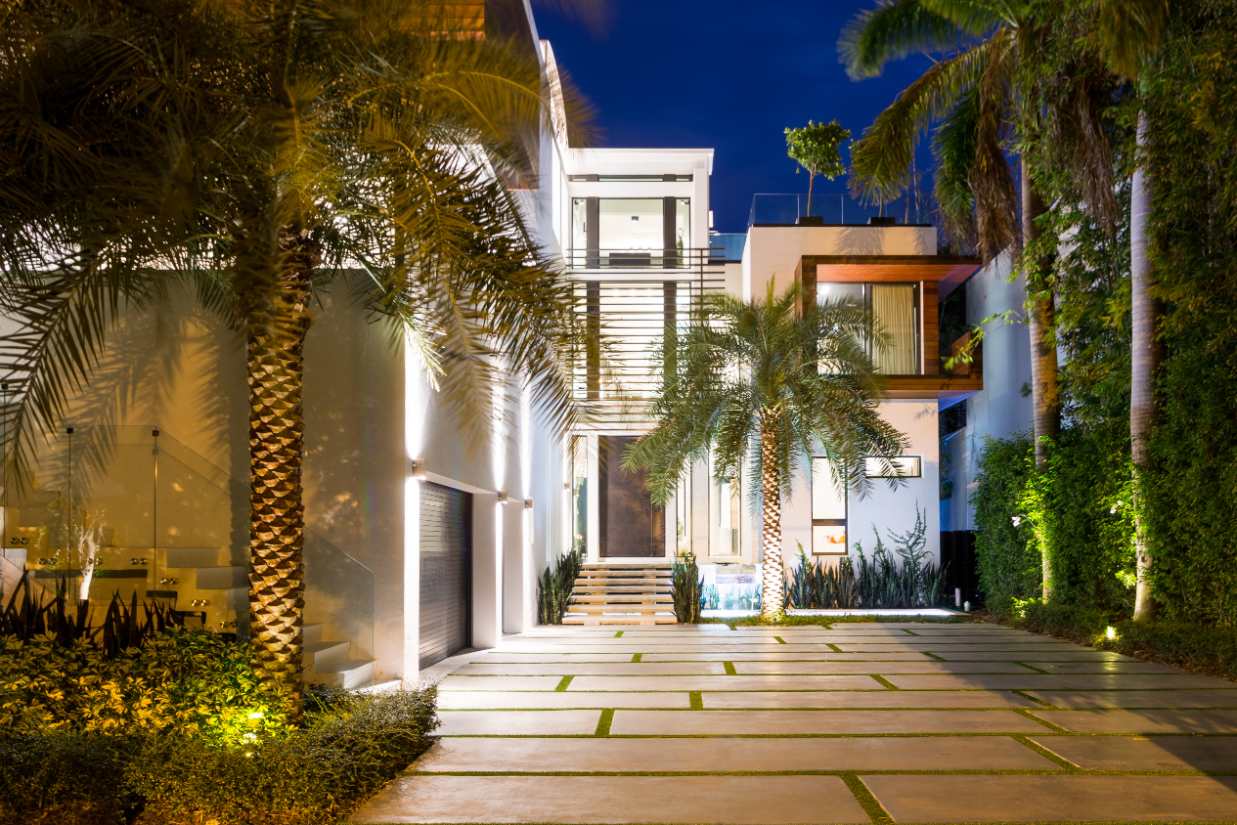 Villa Savant | Miami Beach | Bayfront w/ Infinity Pool & Sauna photo 40