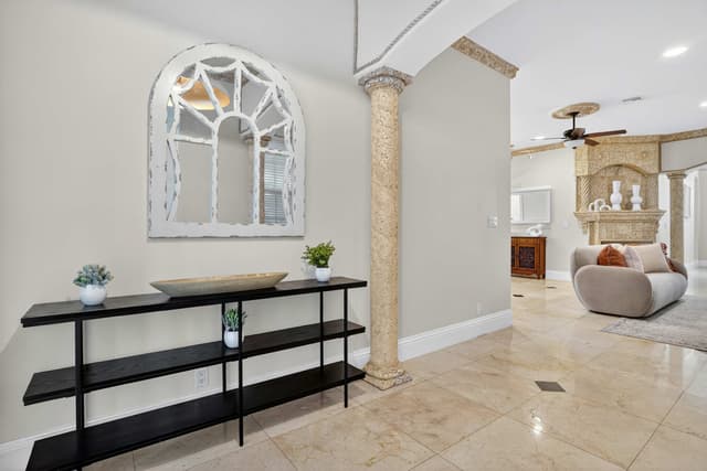 Image of Living space #10