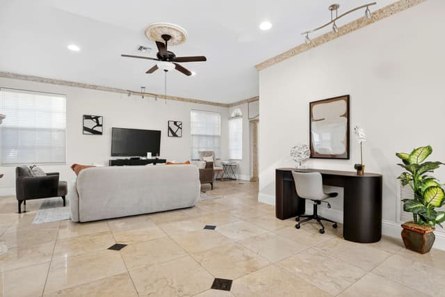 Image of Living space #4