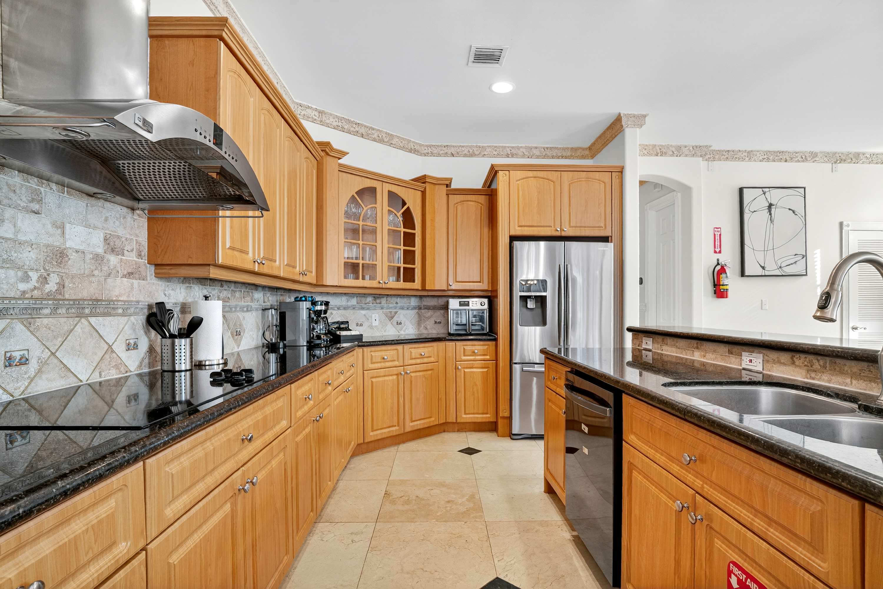 Hollywood Crest | Hollywood | Home with Private Pool photo 22