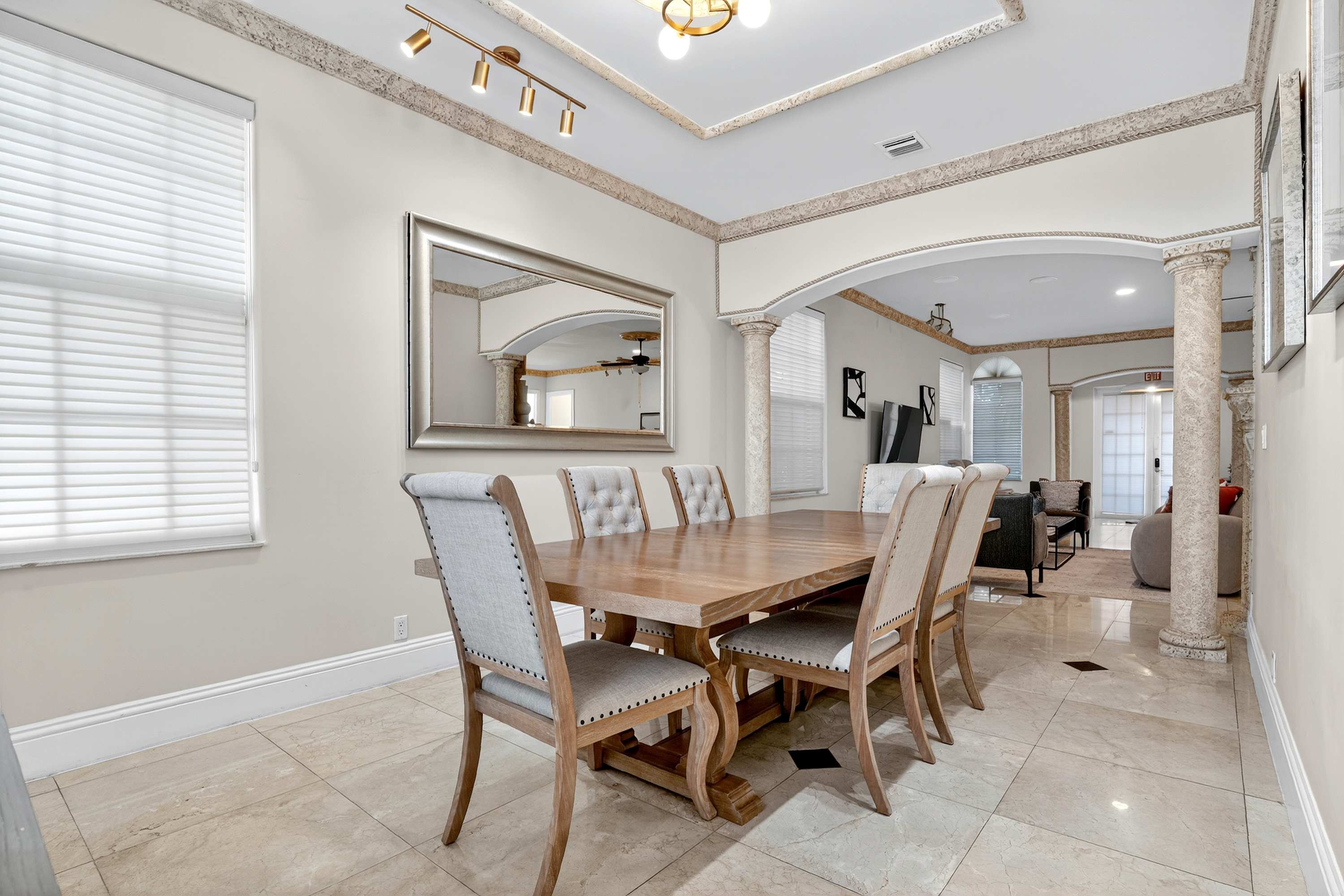 Hollywood Crest | Hollywood | Home with Private Pool photo 13