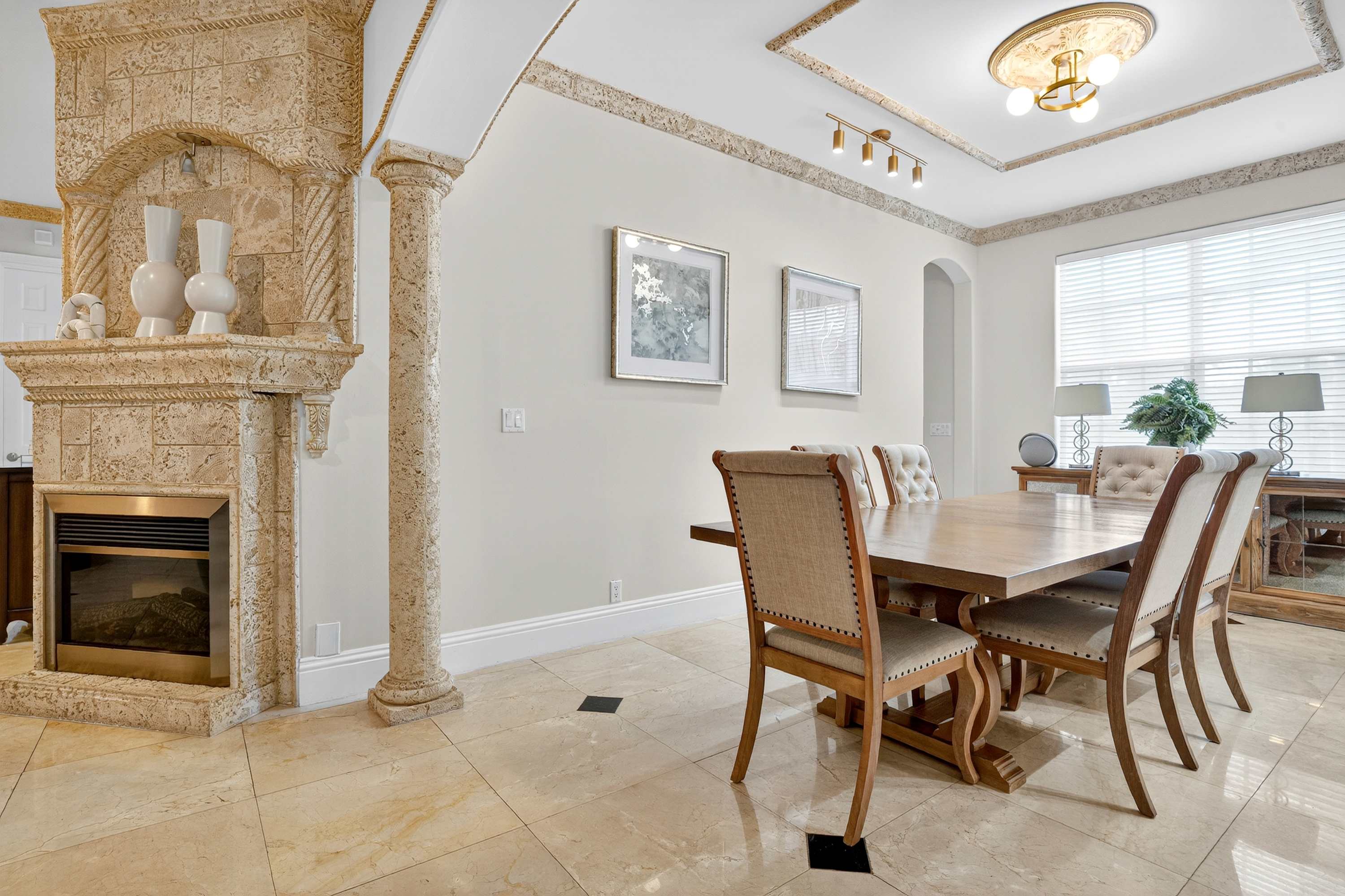 Hollywood Crest | Hollywood | Home with Private Pool photo 12