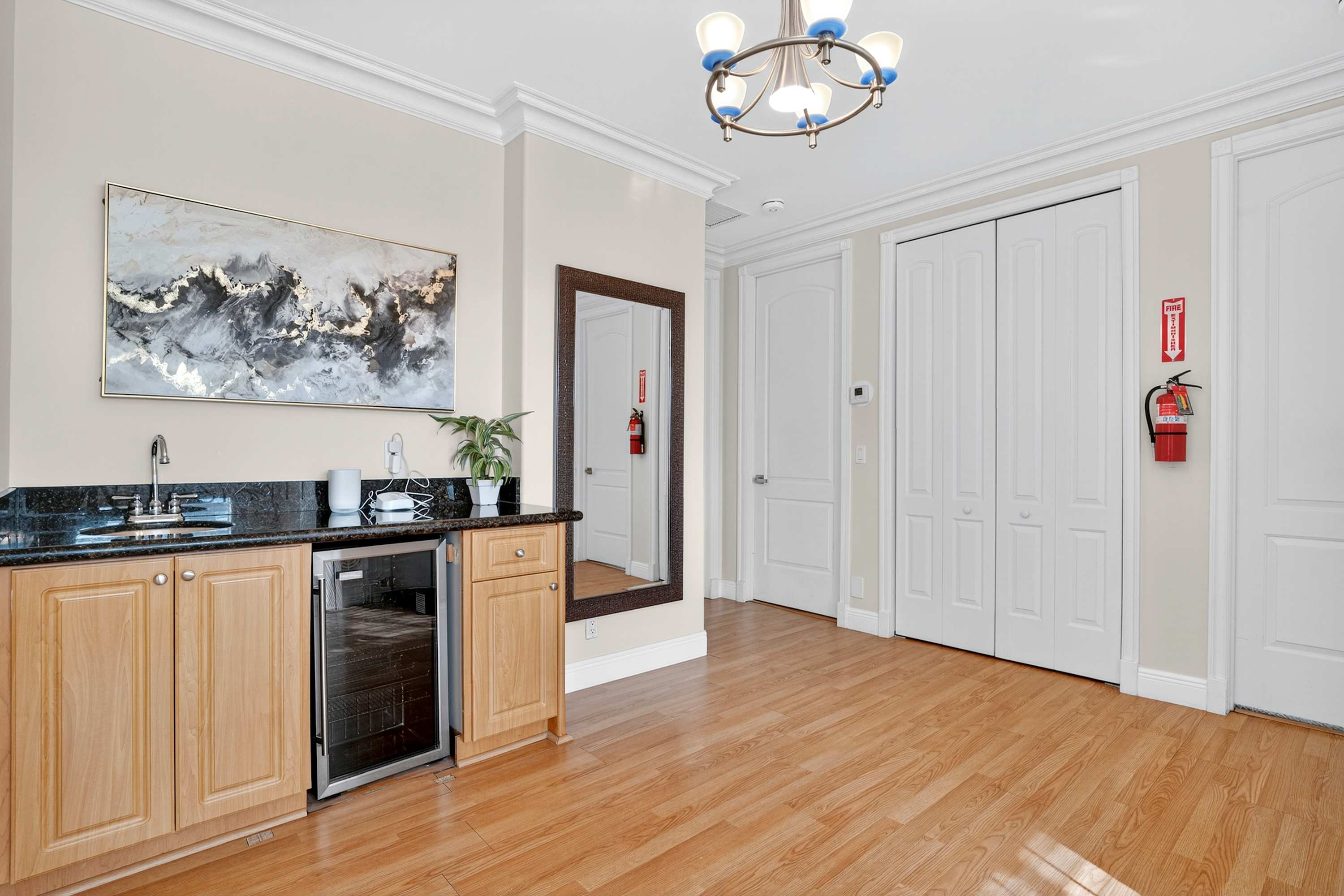 Hollywood Crest | Hollywood | Home with Private Pool photo 32