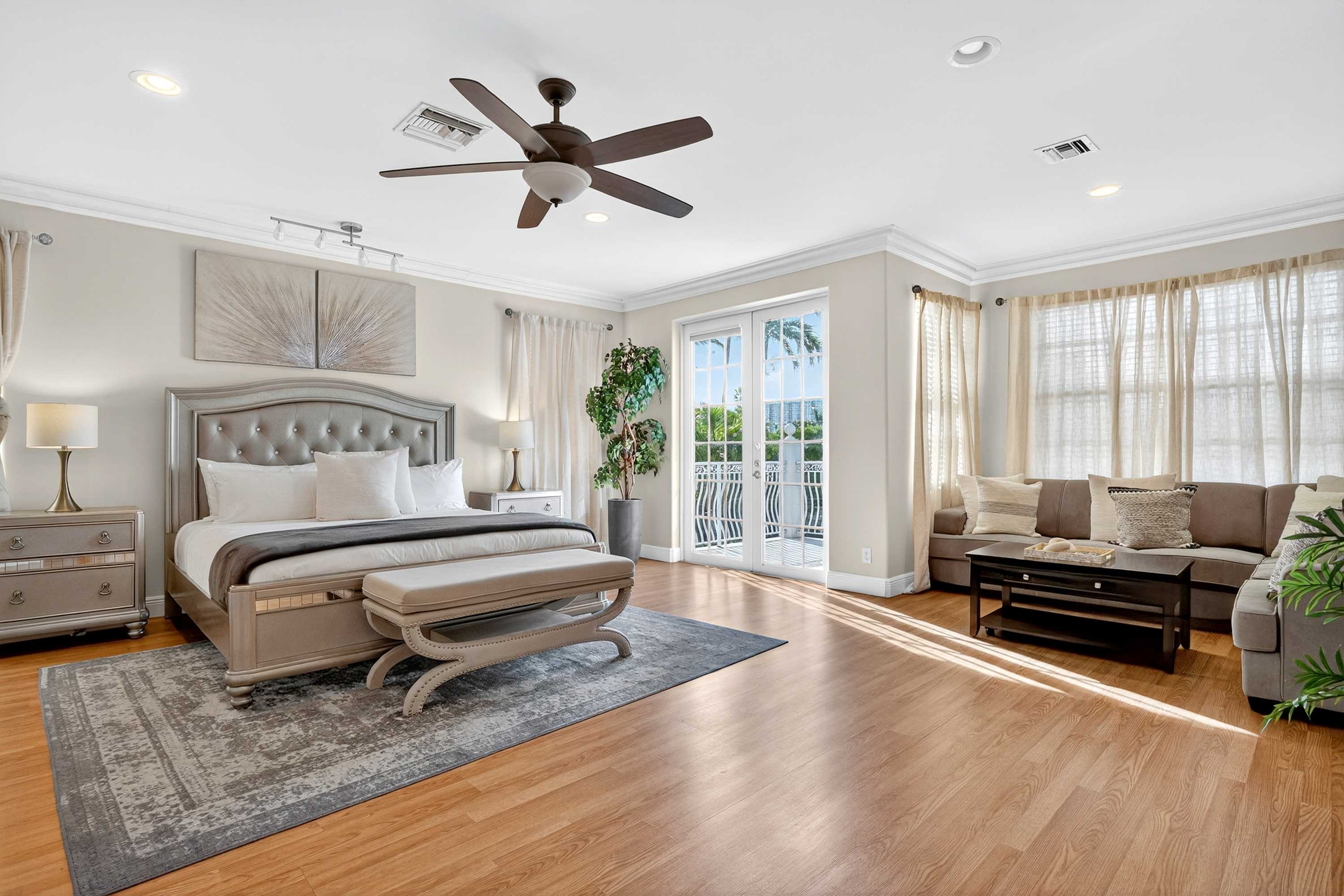 Hollywood Crest | Hollywood | Home with Private Pool photo 33